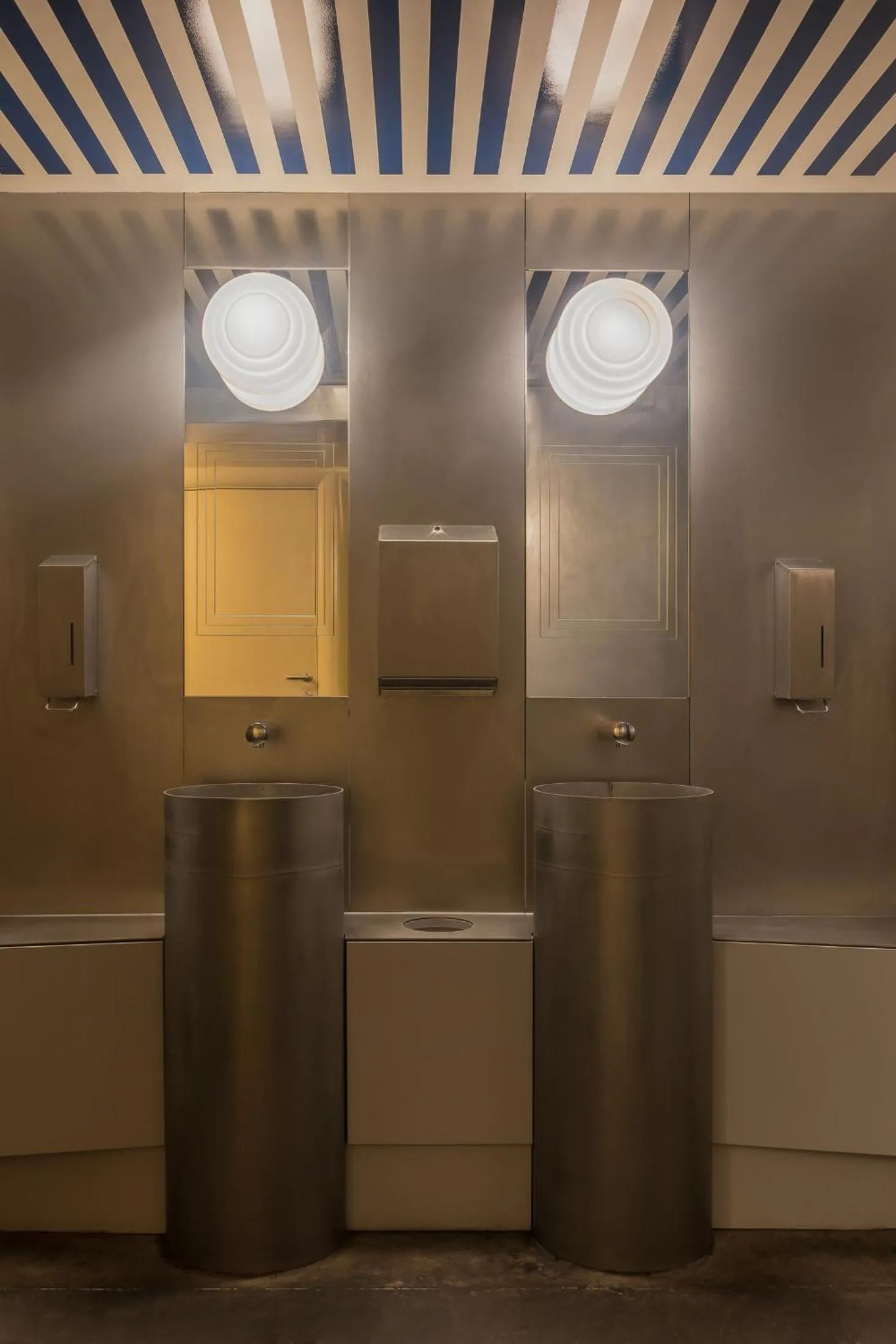 Toilet in Hotel Pilar