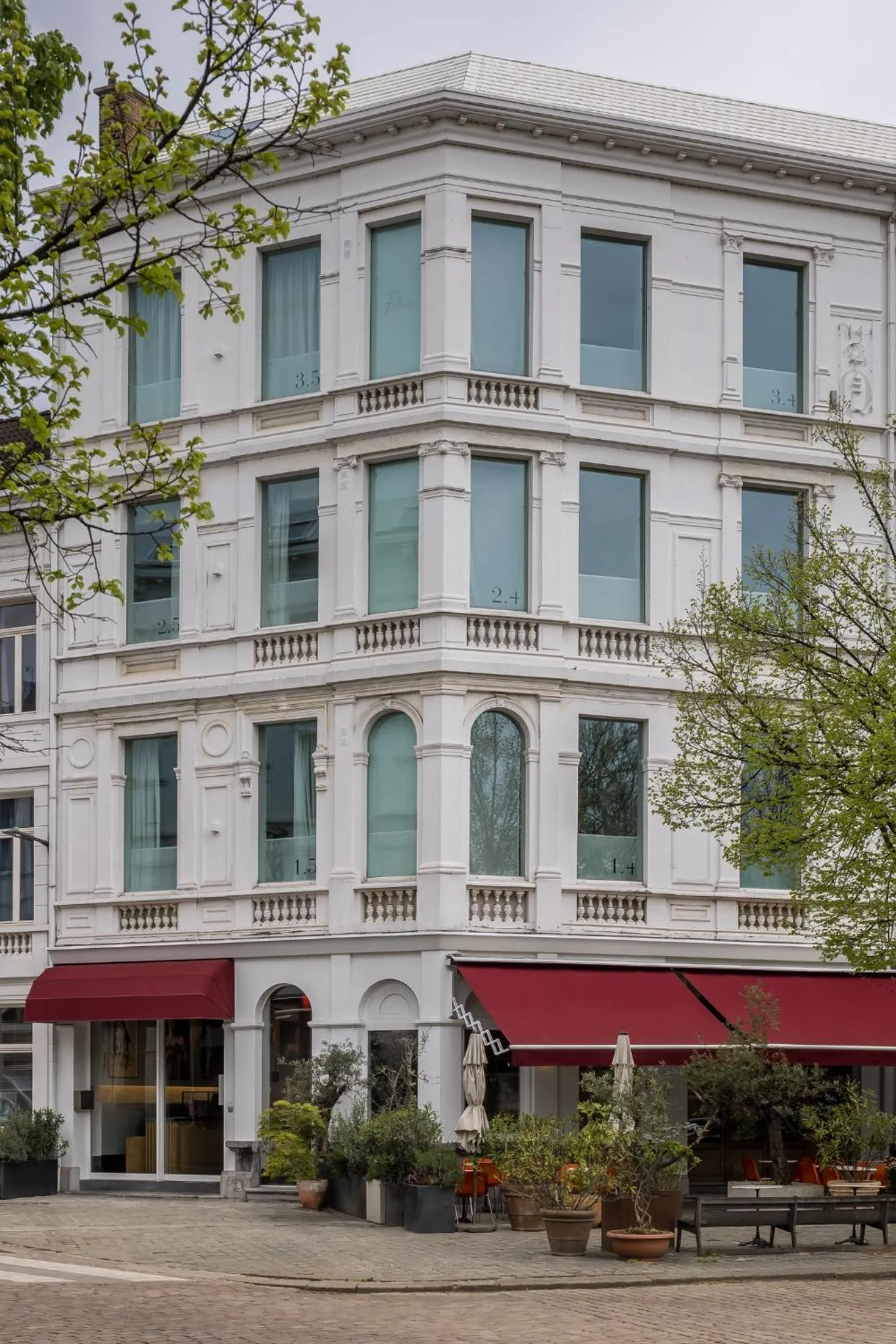 Property building in Hotel Pilar