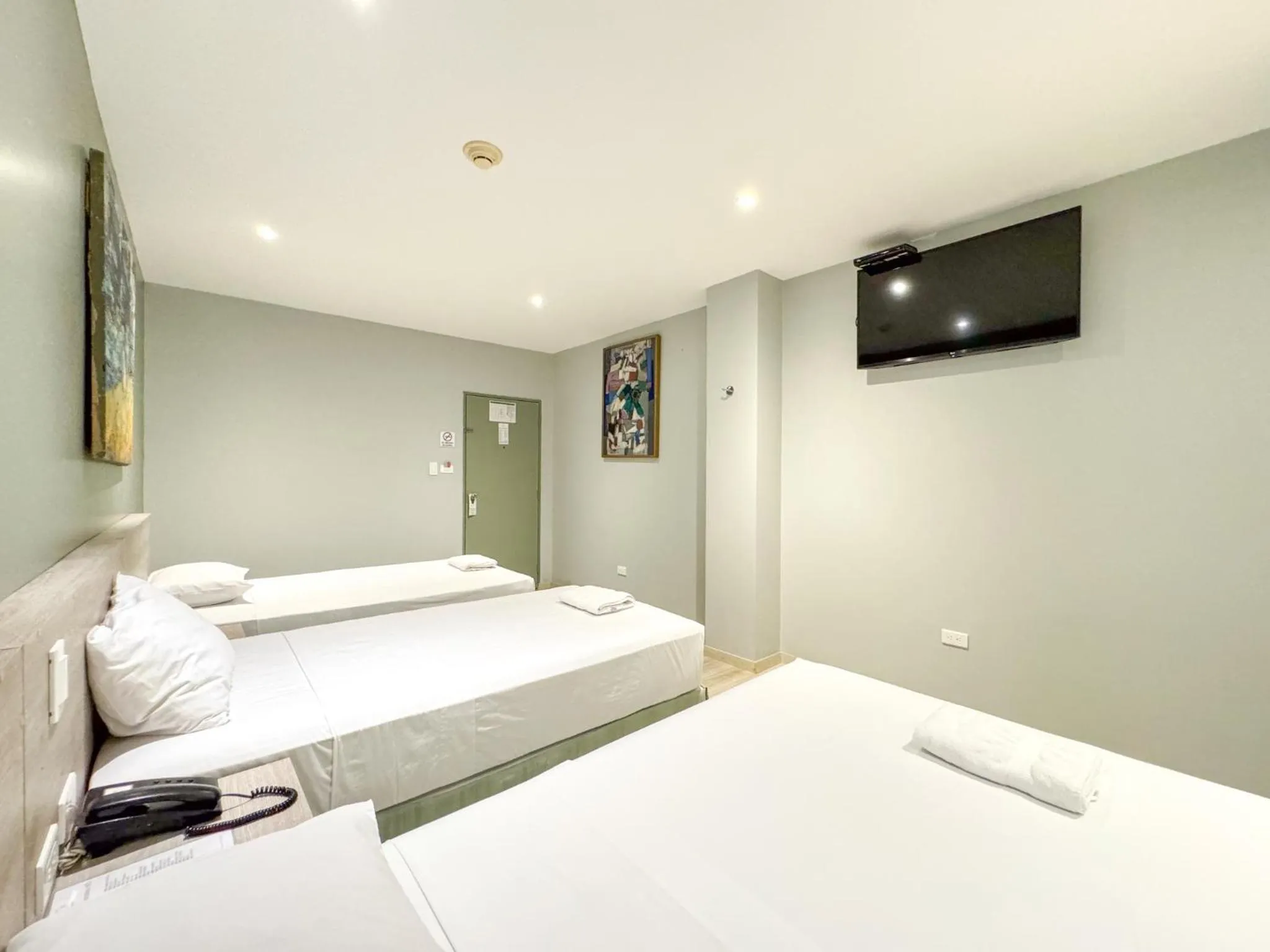 Photo of the whole room, Bed in GH Sander Hotel