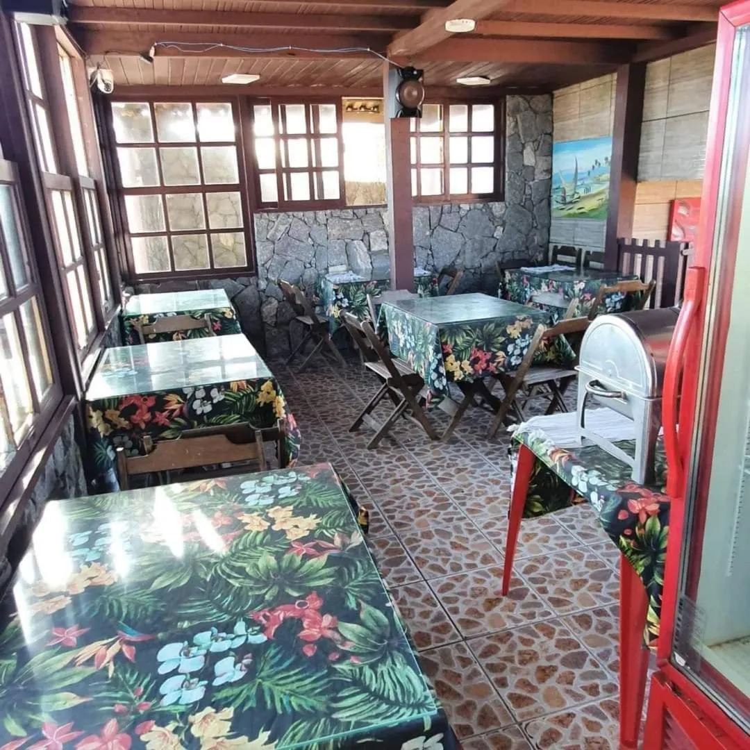 Restaurant/places to eat in Pousada Viva Mar