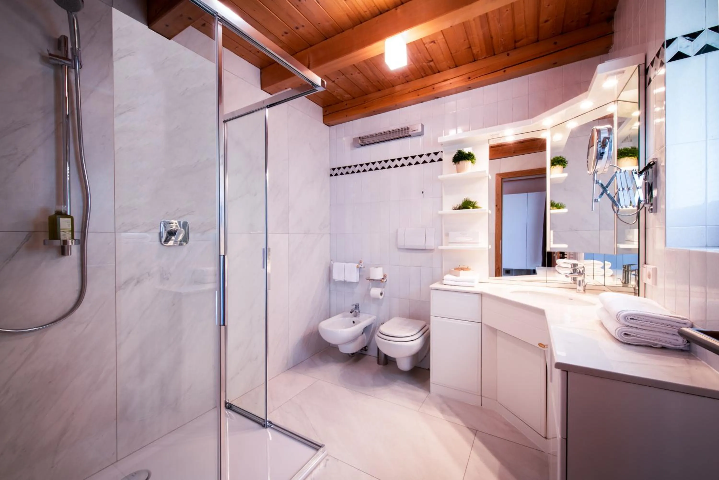 Bathroom in Charme Hotel Uridl