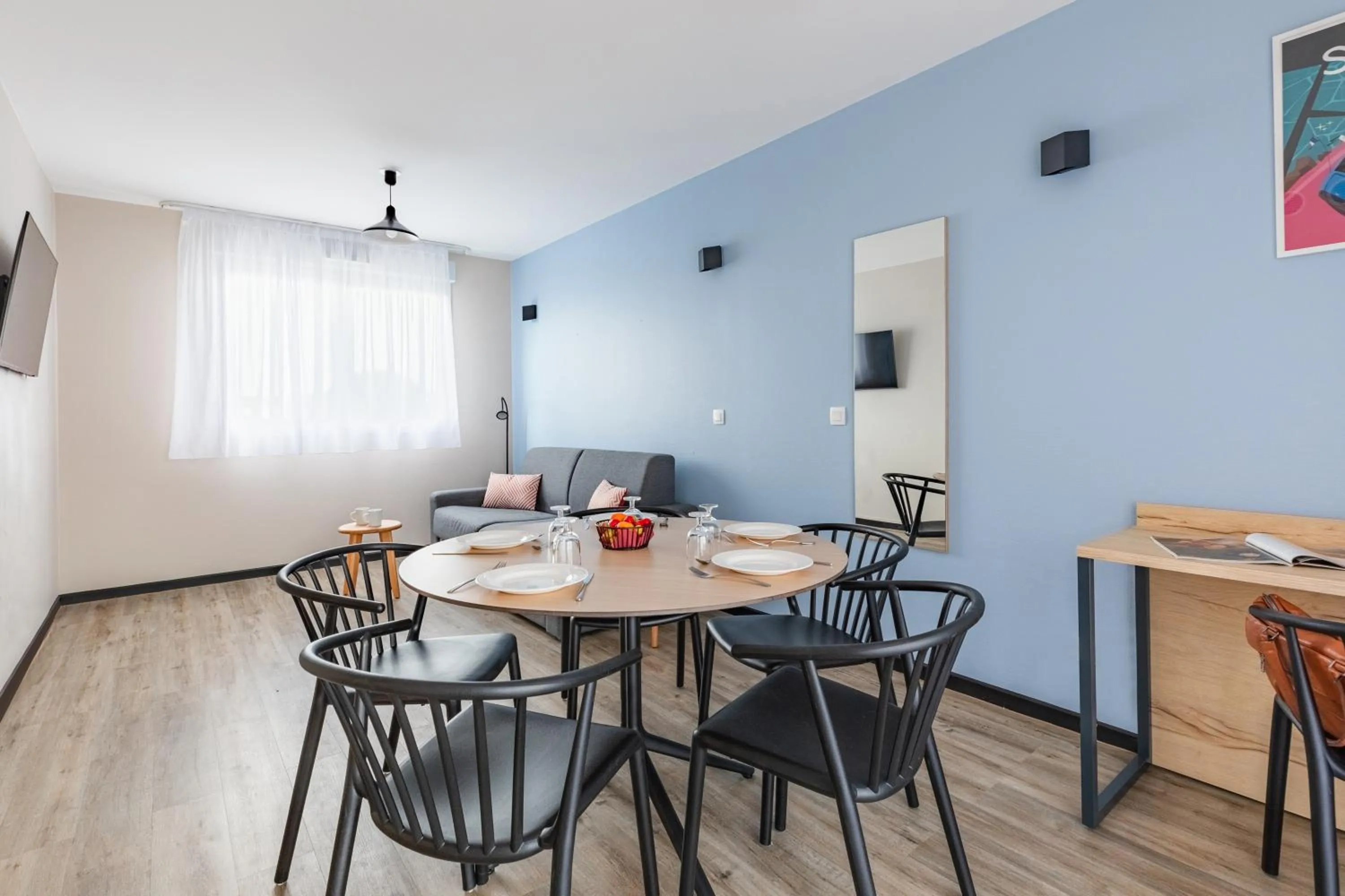 TV and multimedia in Appart'City Classic Montelimar