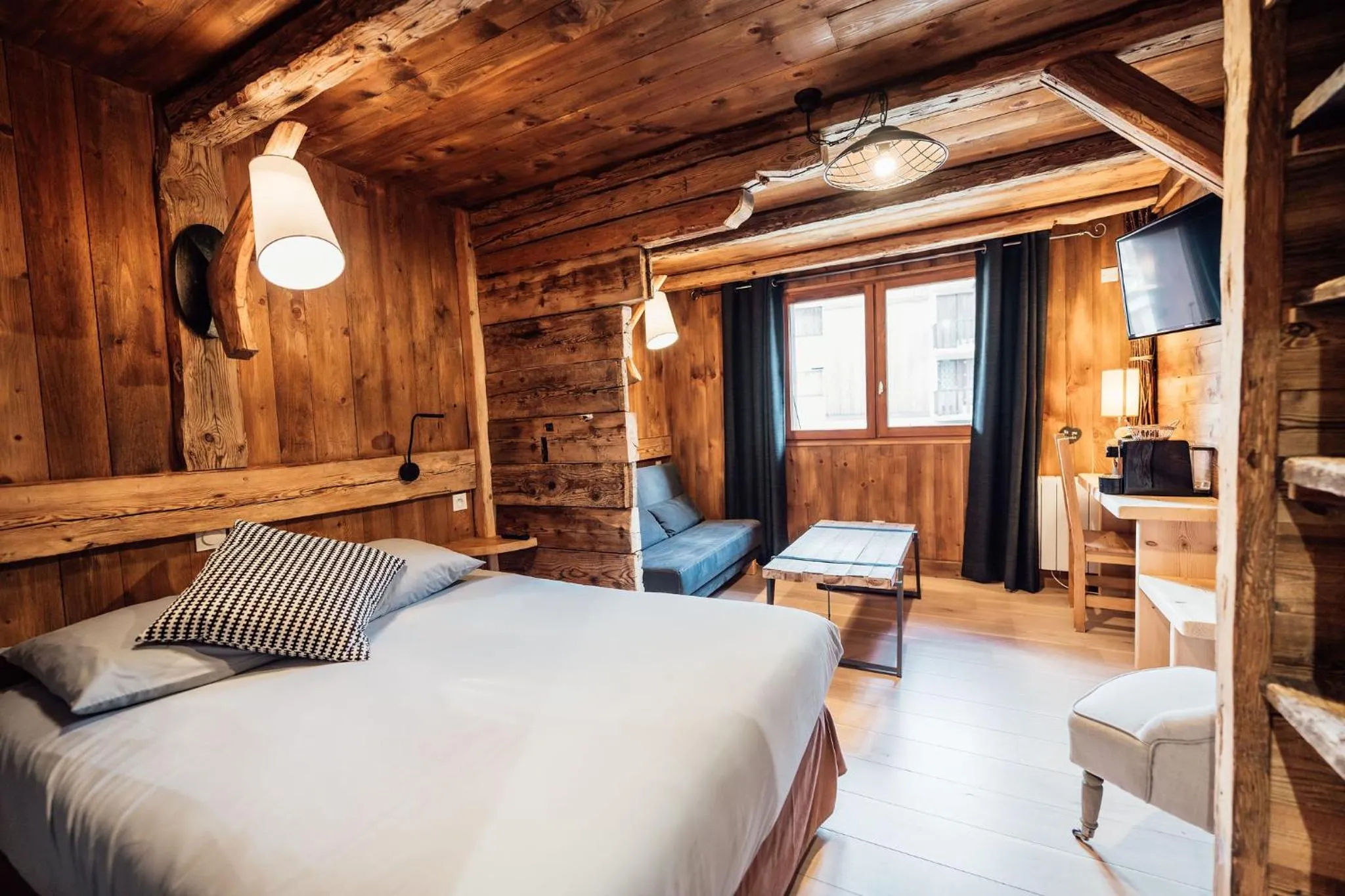 Bed in Chalet Hôtel du Mont-Charvin & Spa