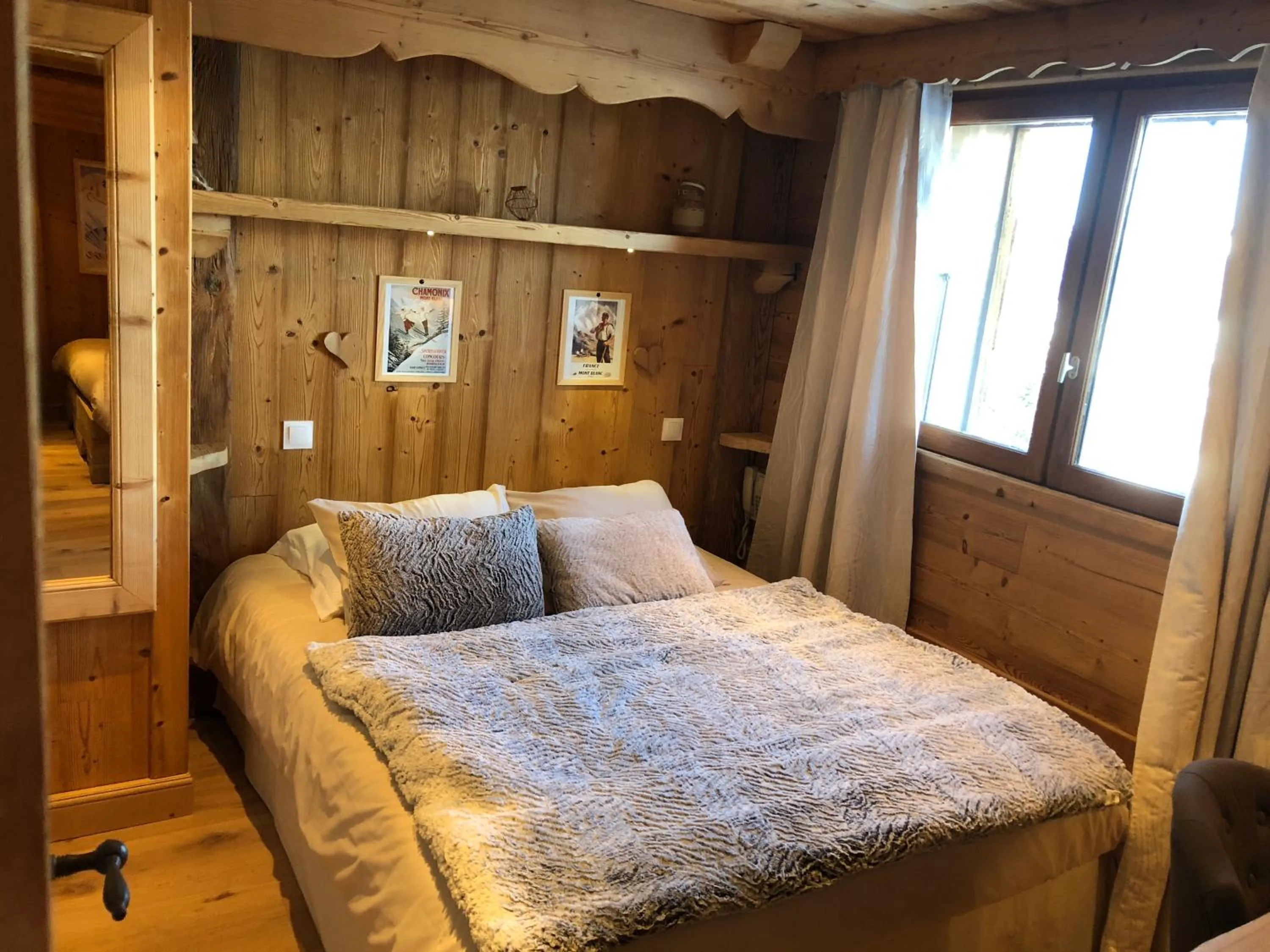 Bed in Chalet Hôtel du Mont-Charvin & Spa