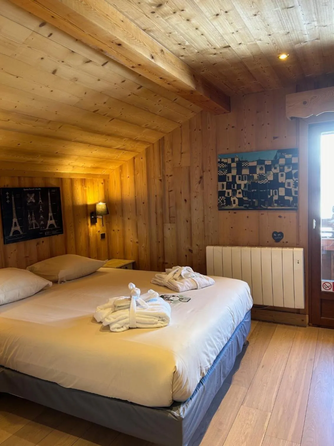 Bed in Chalet Hôtel du Mont-Charvin & Spa