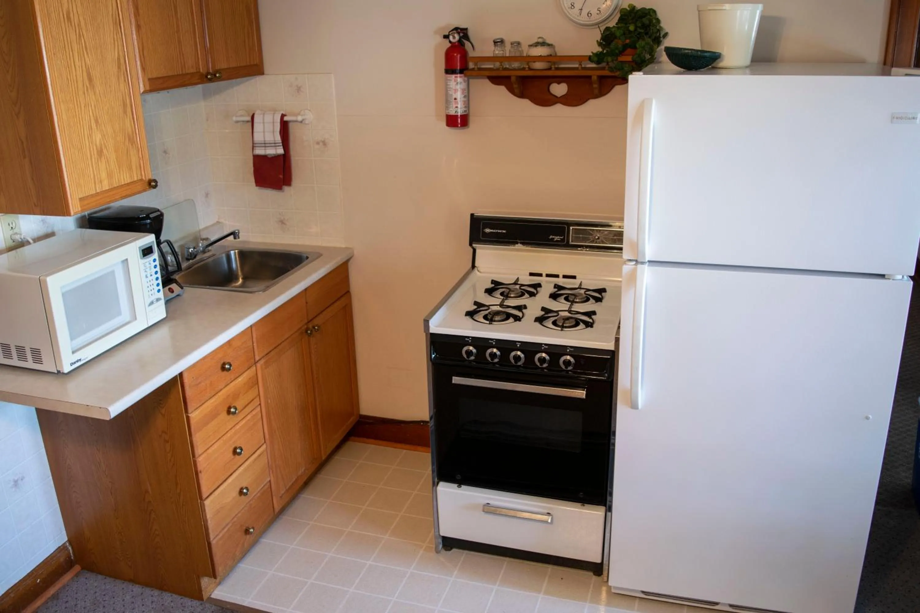 Kitchen or kitchenette in Crandell Mountain Lodge