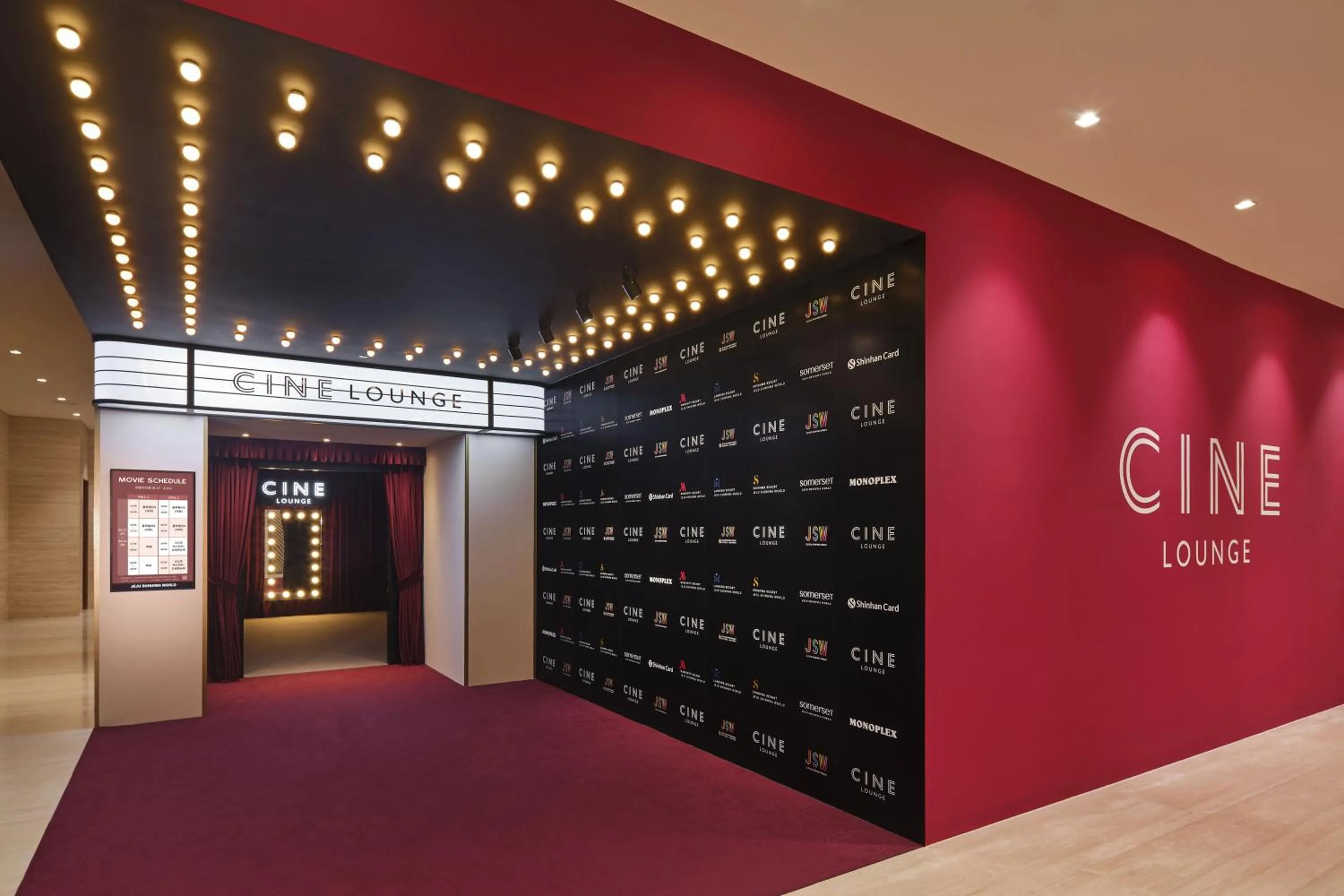 Entertainment in Landing Jeju Shinhwa World Hotel