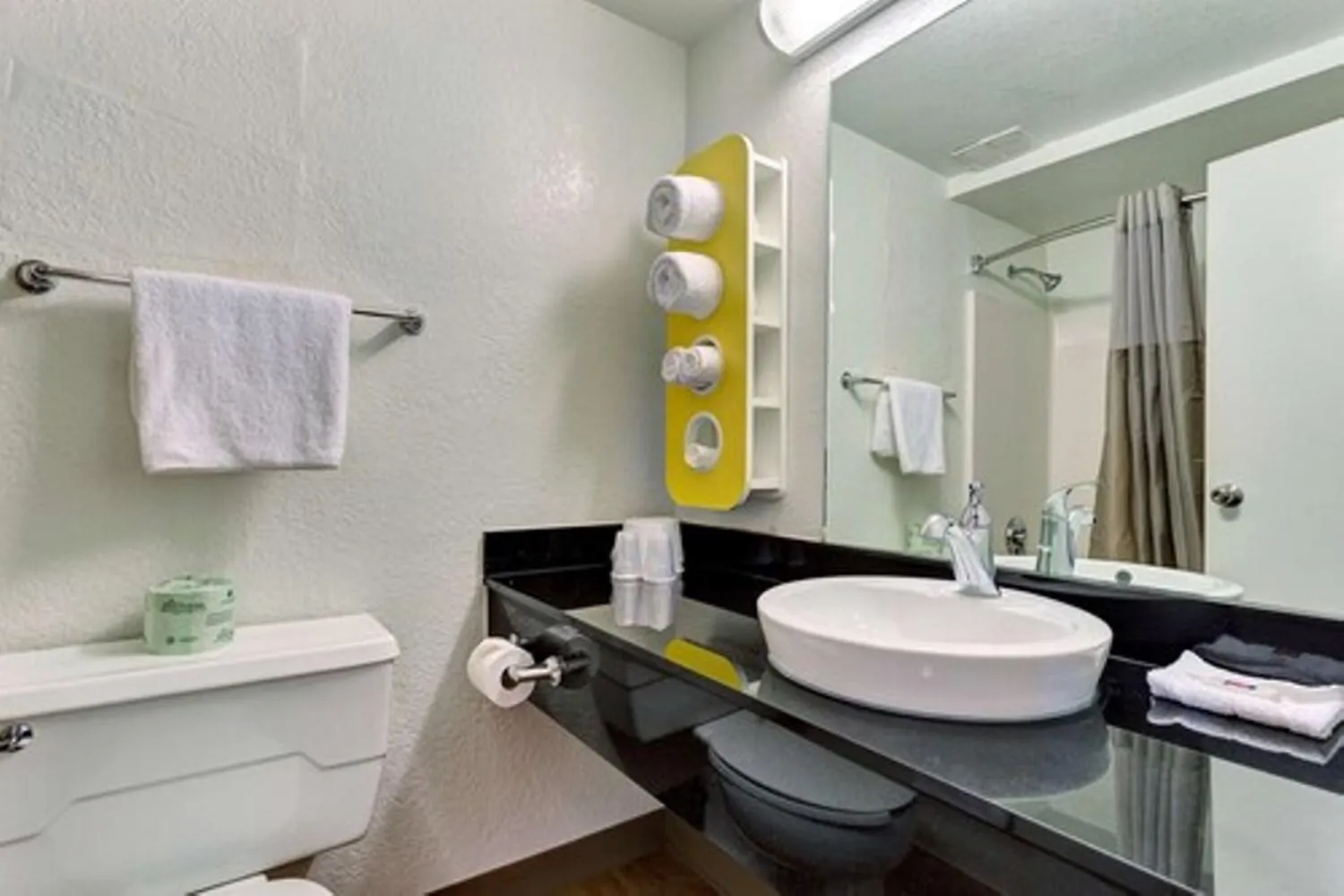 Bathroom in Motel 6-Belmont, CA - San Francisco - Redwood City