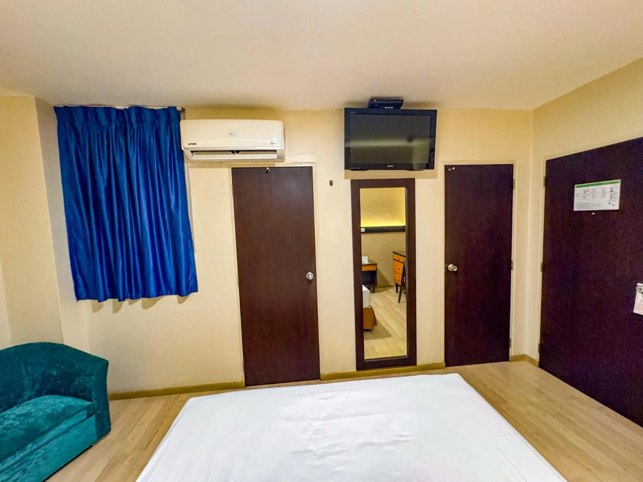 Bed in GH Alexander Hotel