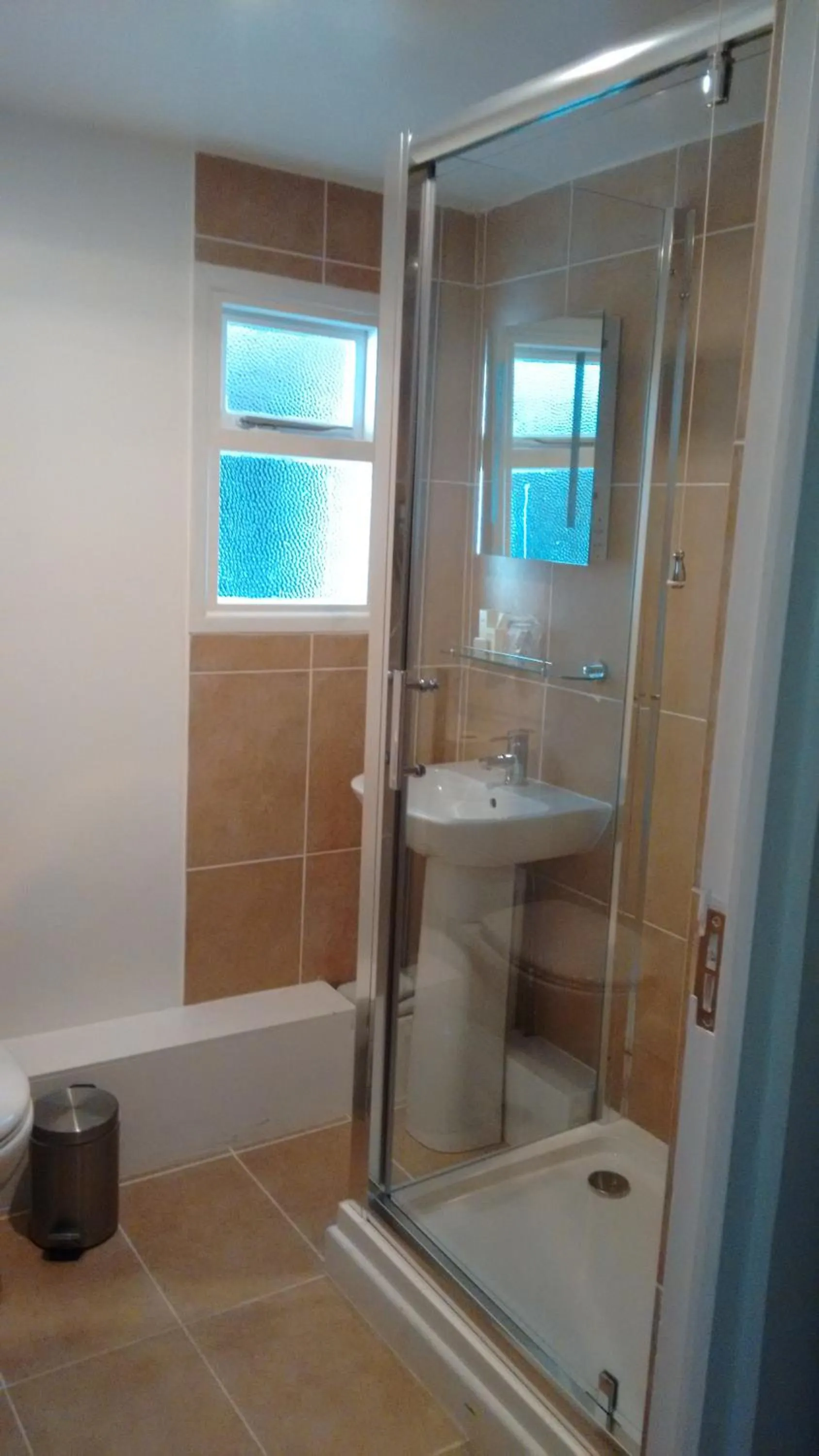 Bathroom in Dragon Inn