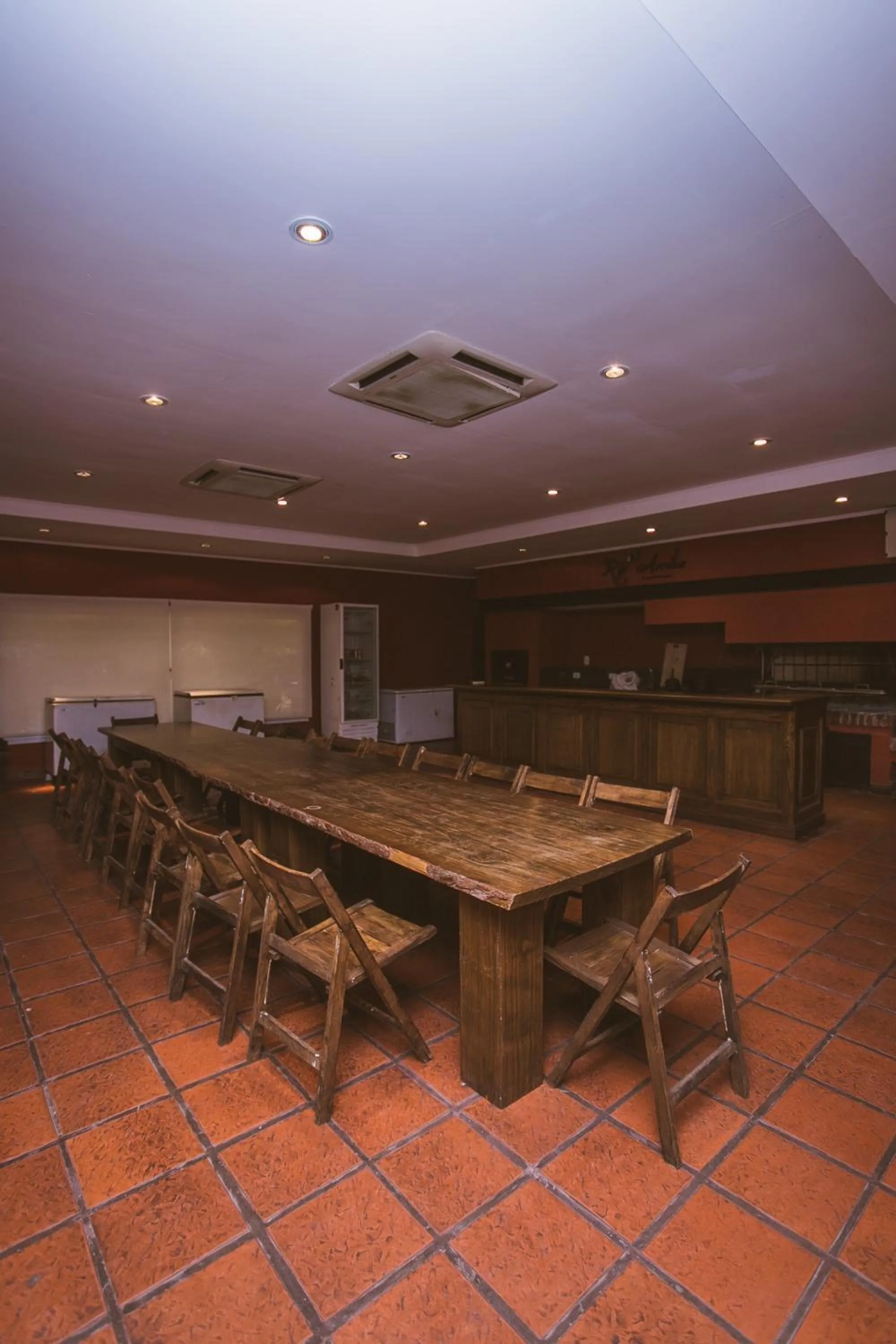 Río Arriba Suites & Apartments & Restó