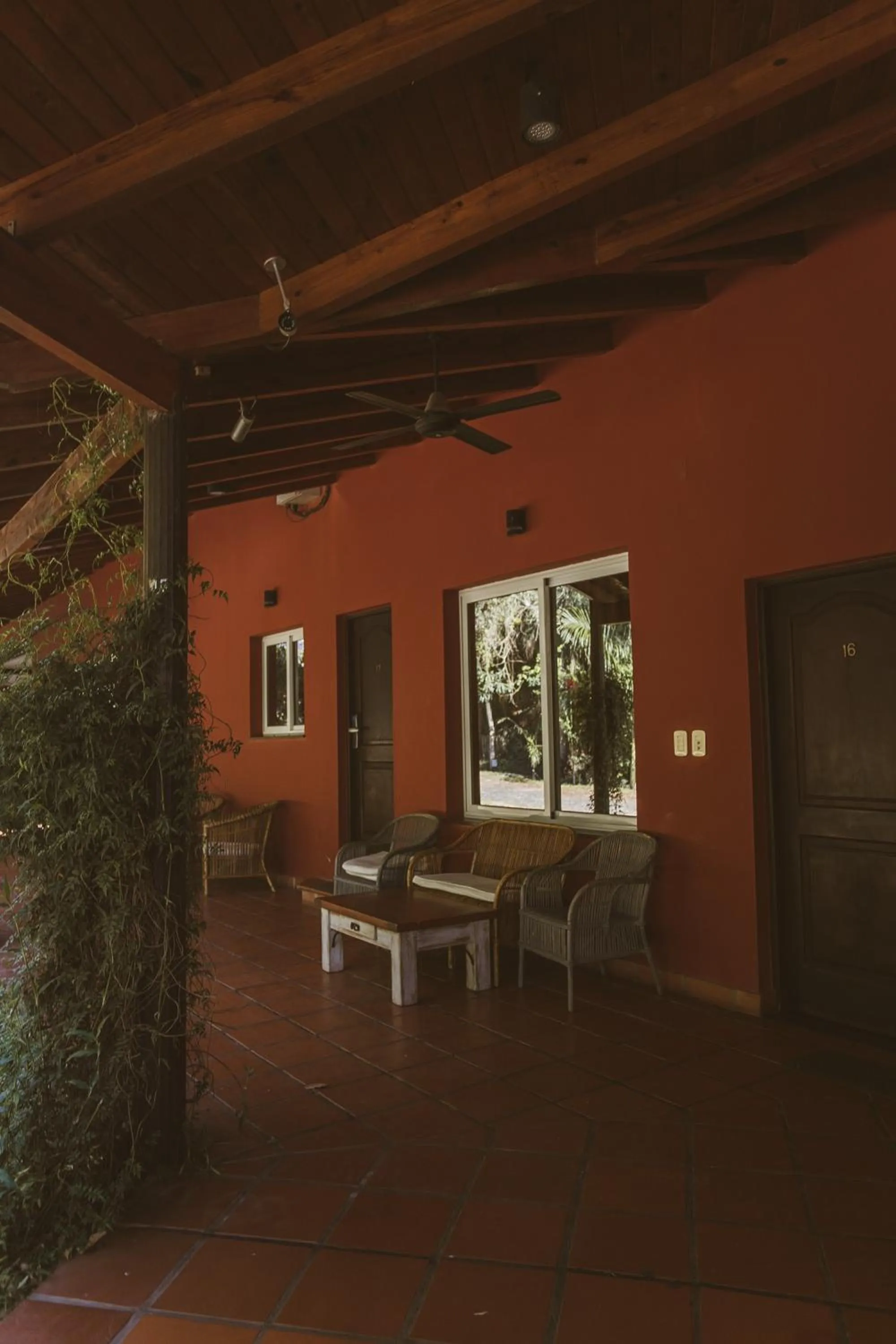 Río Arriba Suites & Apartments & Restó