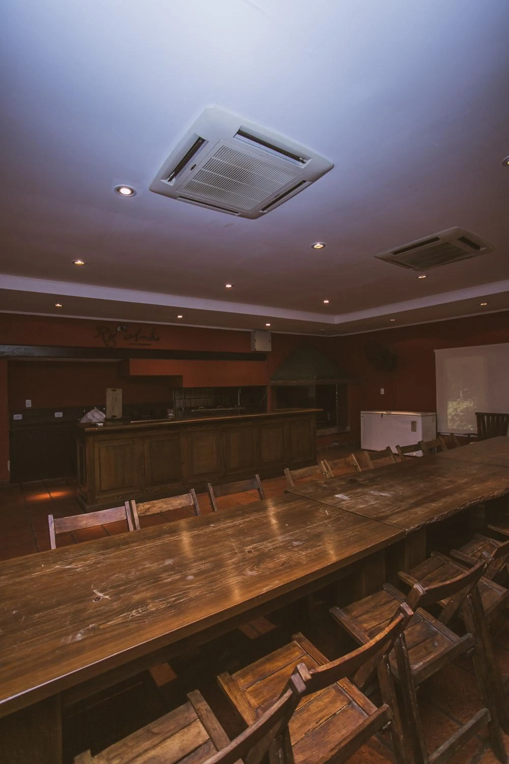 Río Arriba Suites & Apartments & Restó