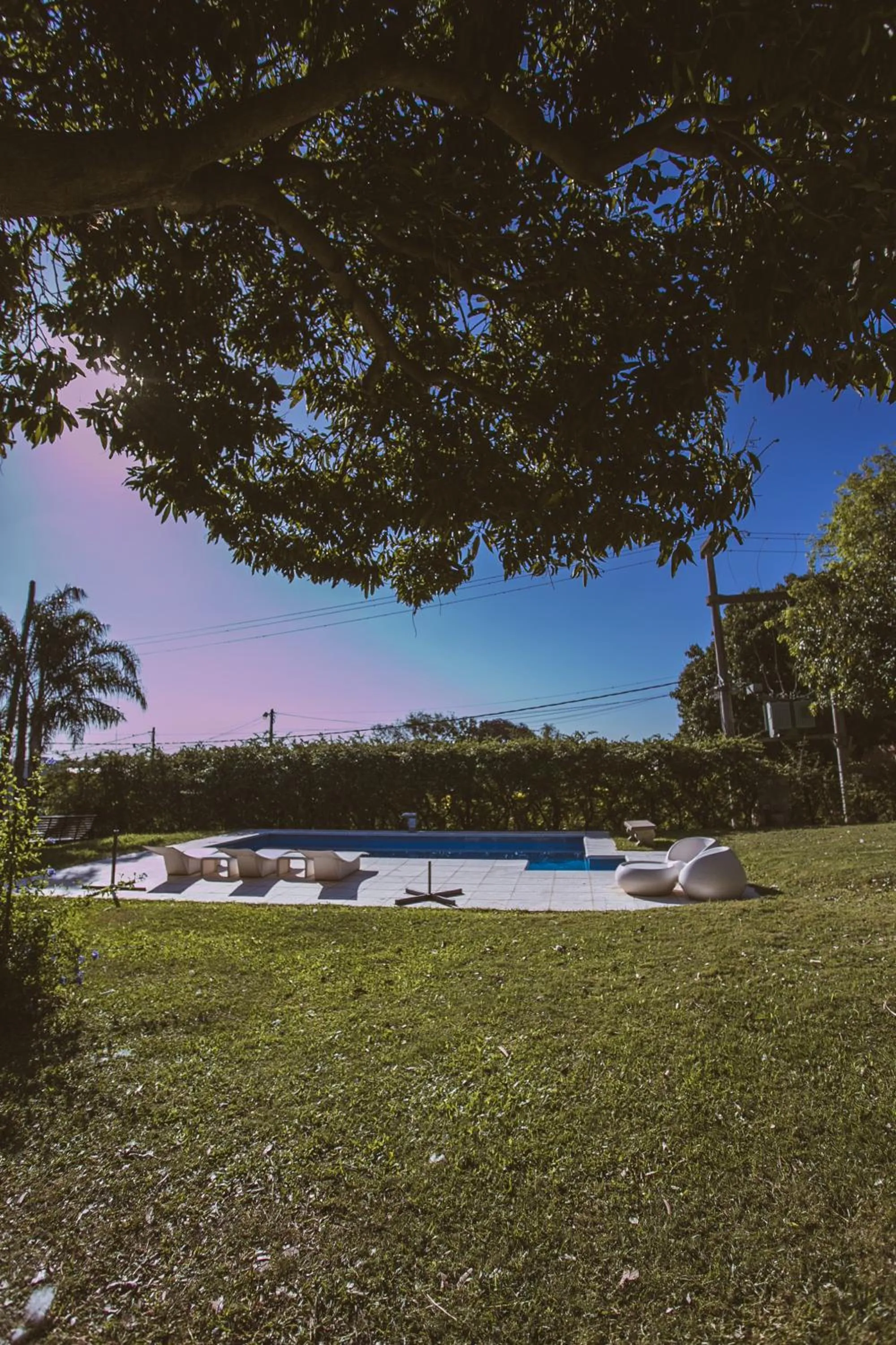 Río Arriba Suites & Apartments & Restó