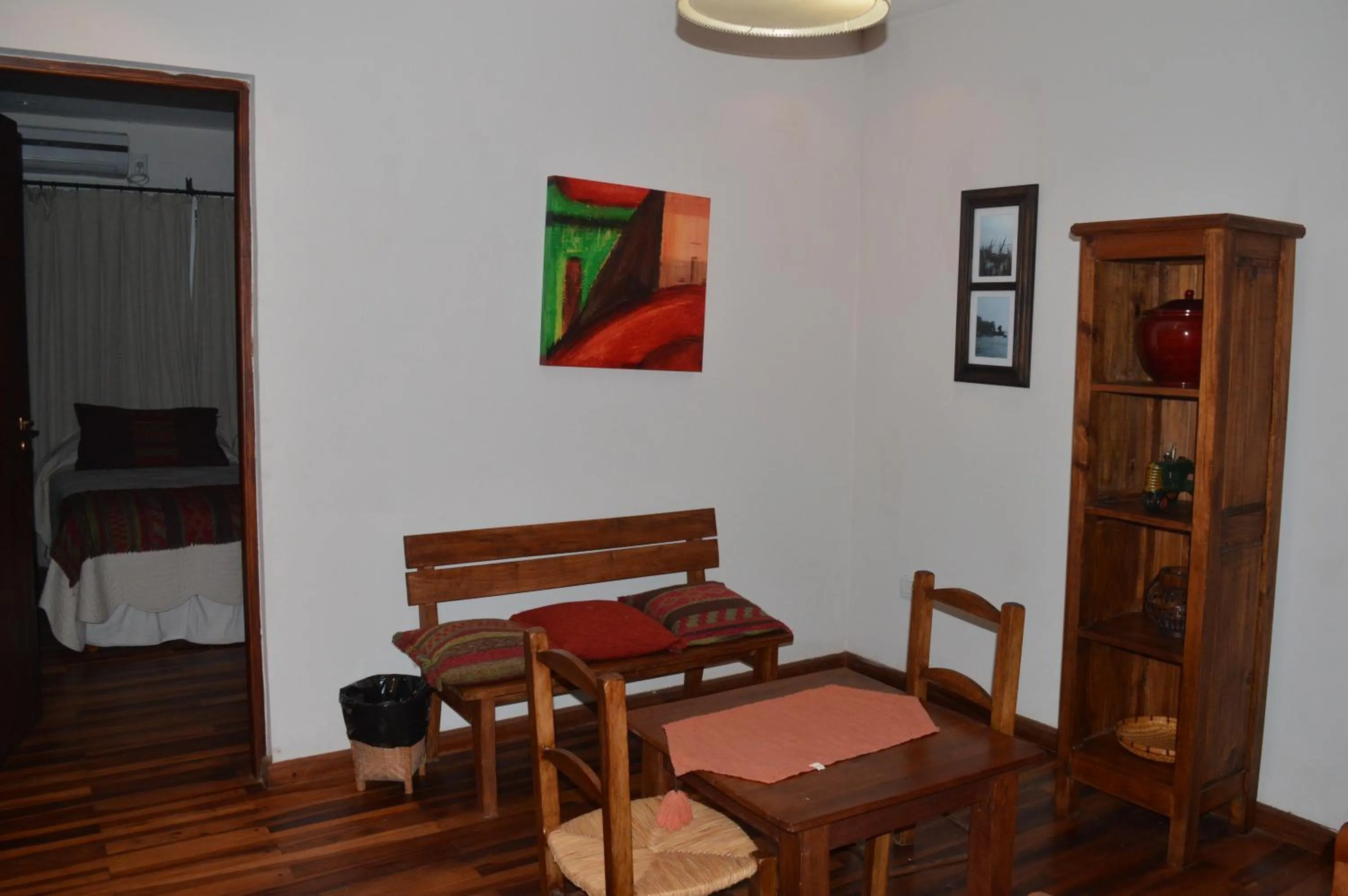 Río Arriba Suites & Apartments & Restó