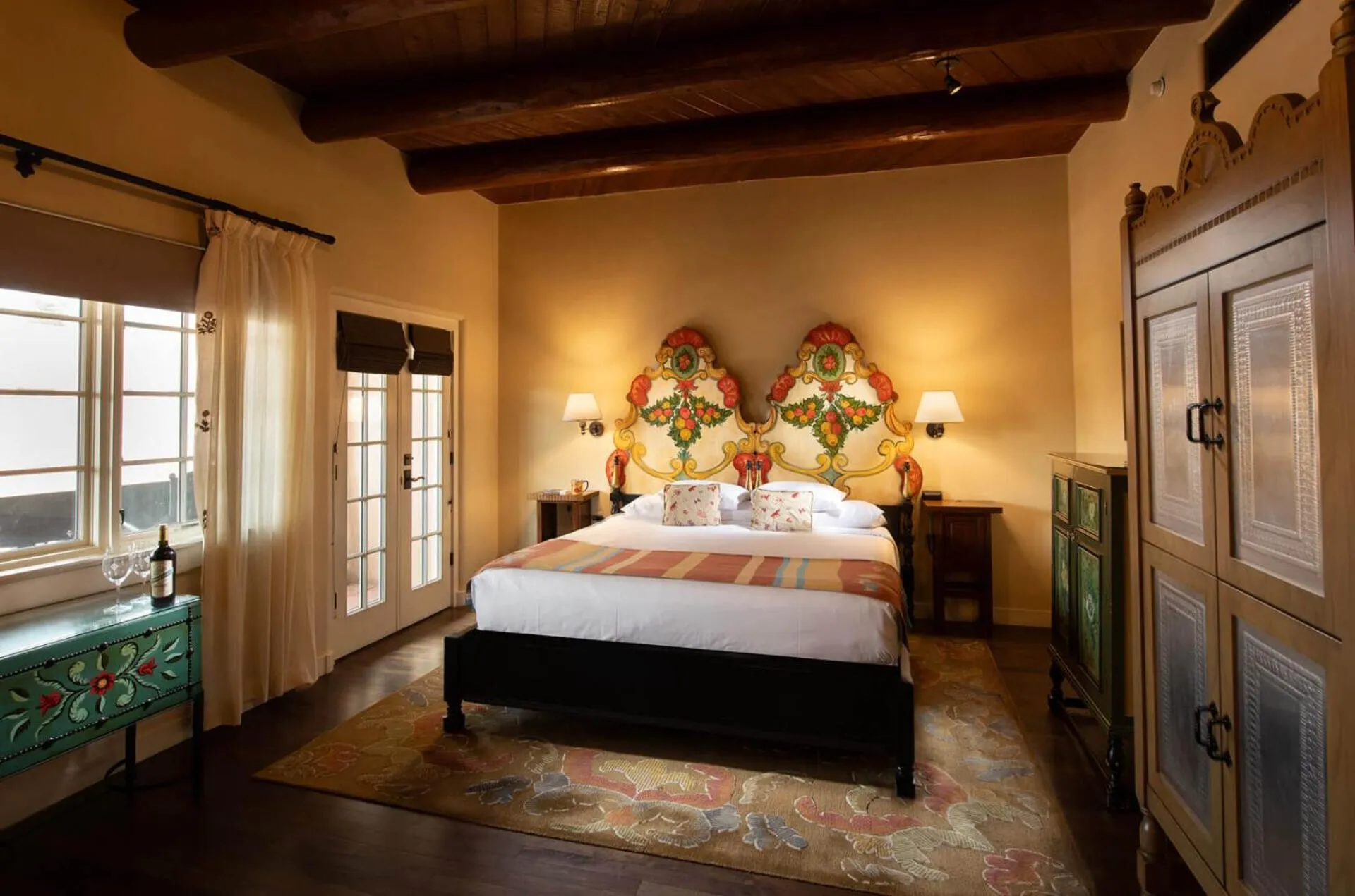 Bed in La Fonda on the Plaza