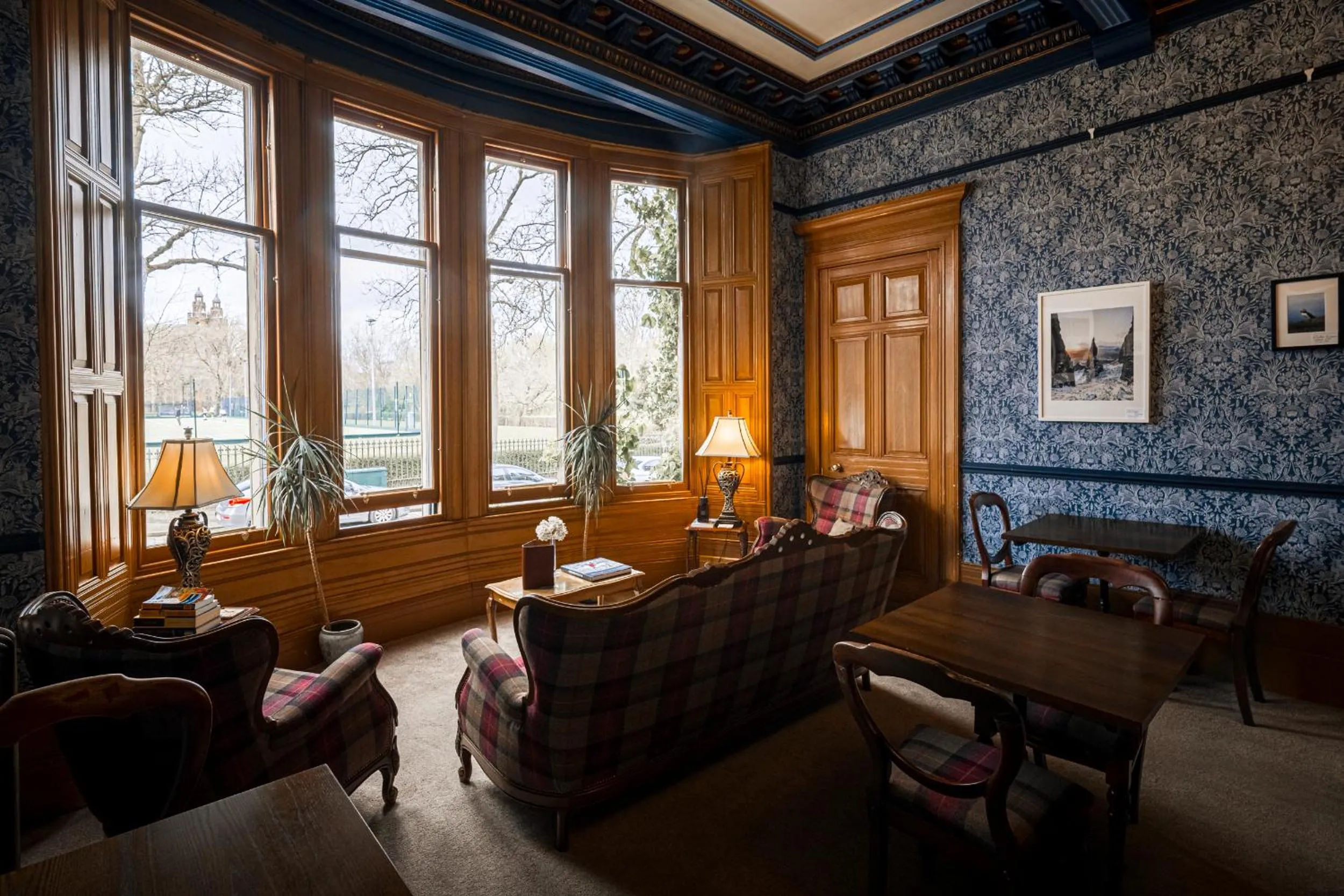 Lounge or bar in The Alamo Guest House