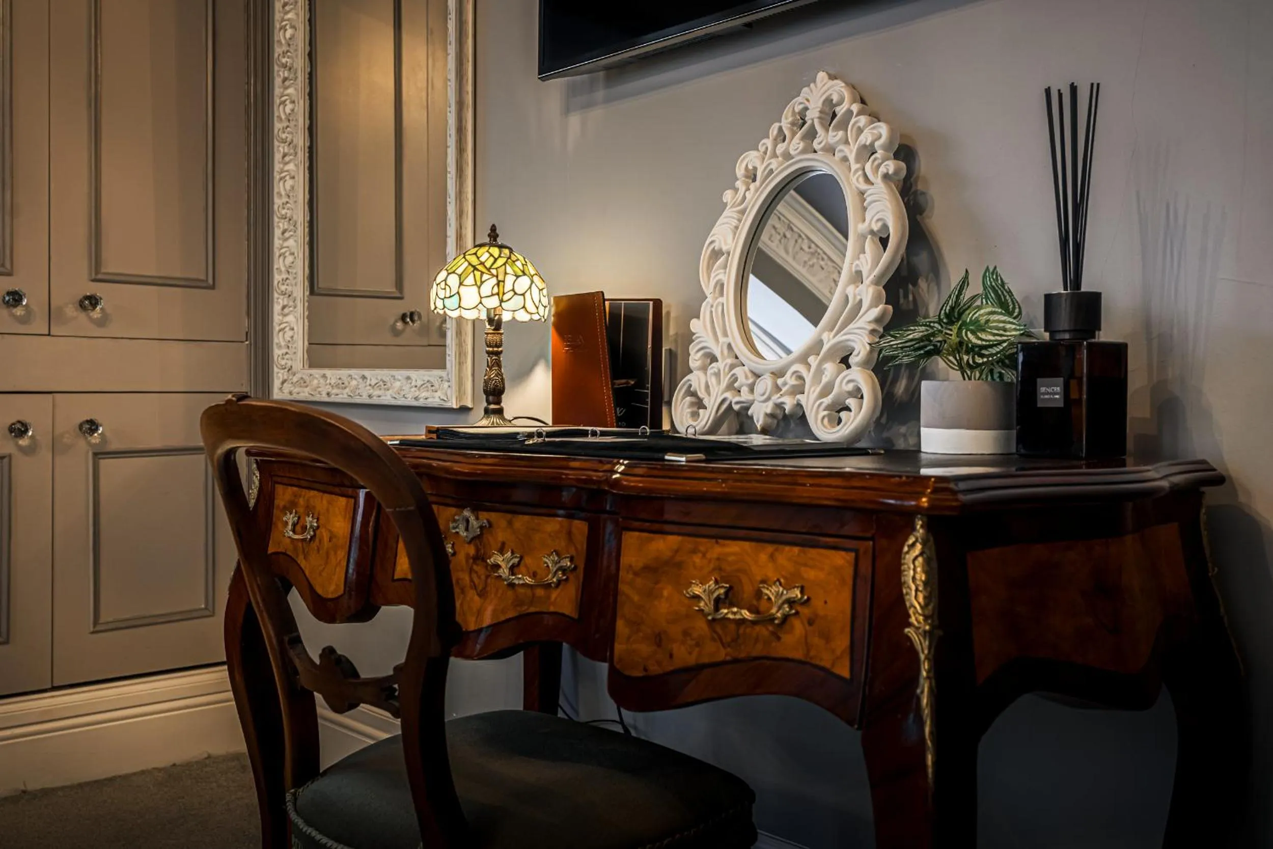 Seating area in The Alamo Guest House