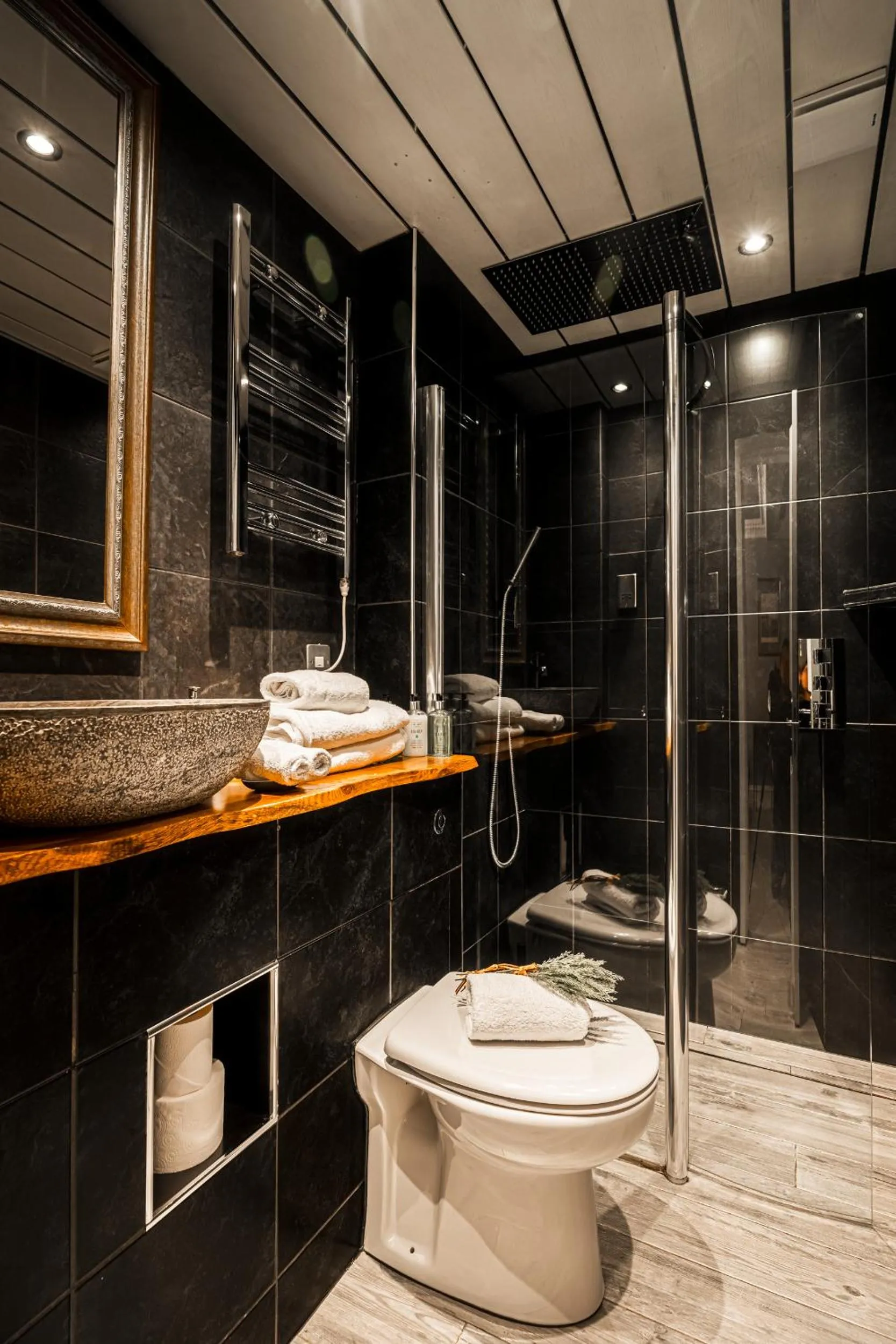 Shower in The Alamo Guest House