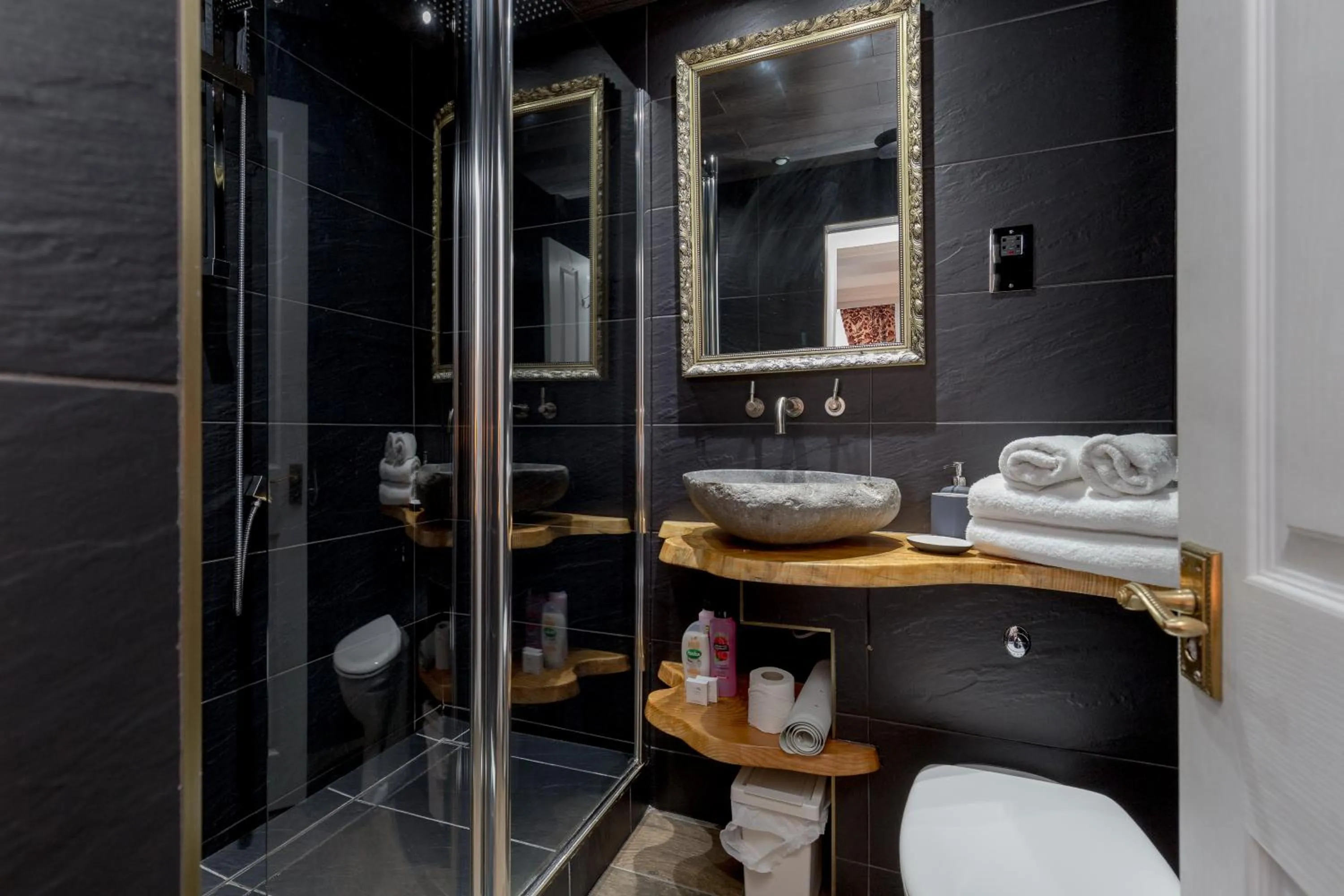 Shower in The Alamo Guest House