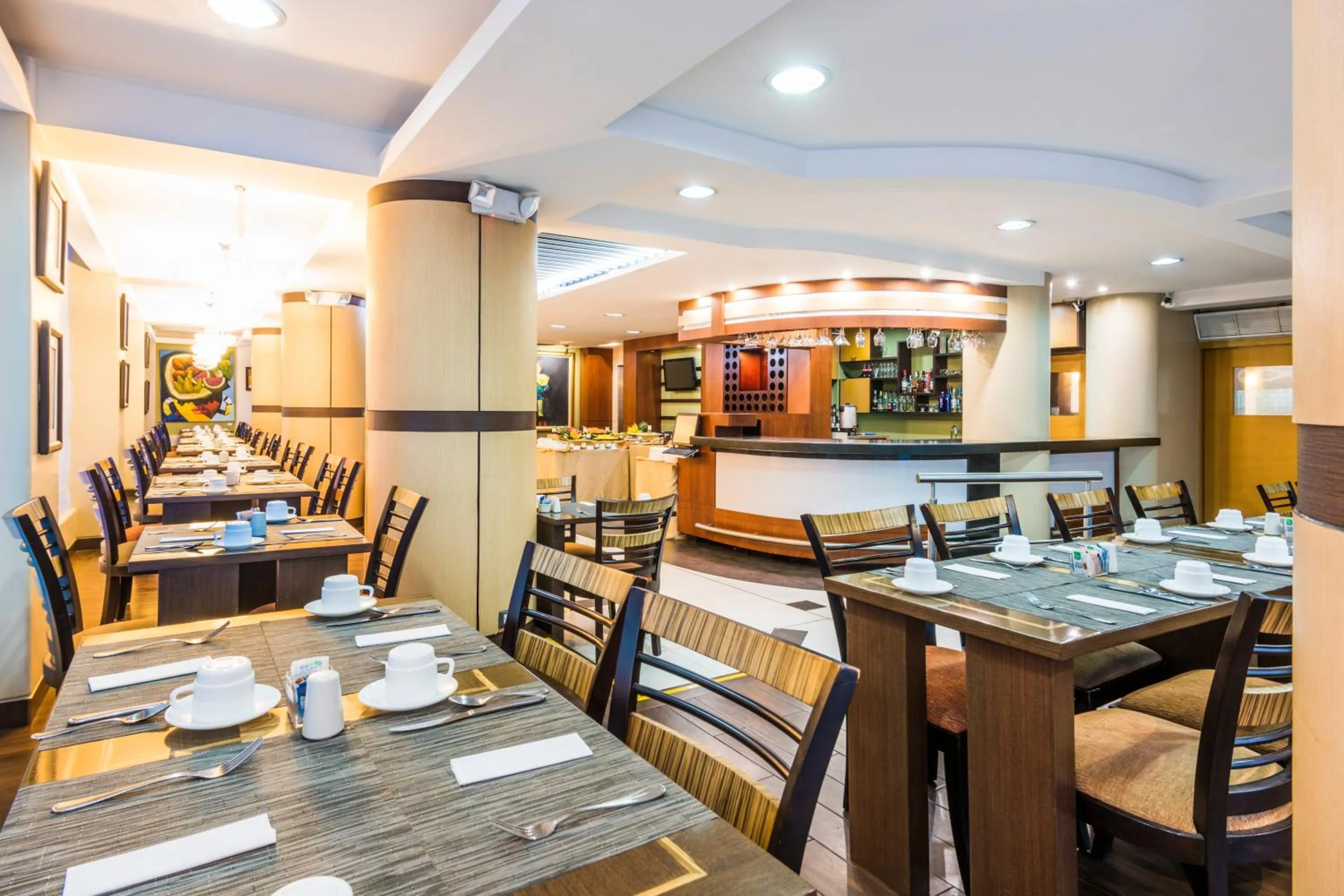 Lounge or bar in GH Galeria Hotel