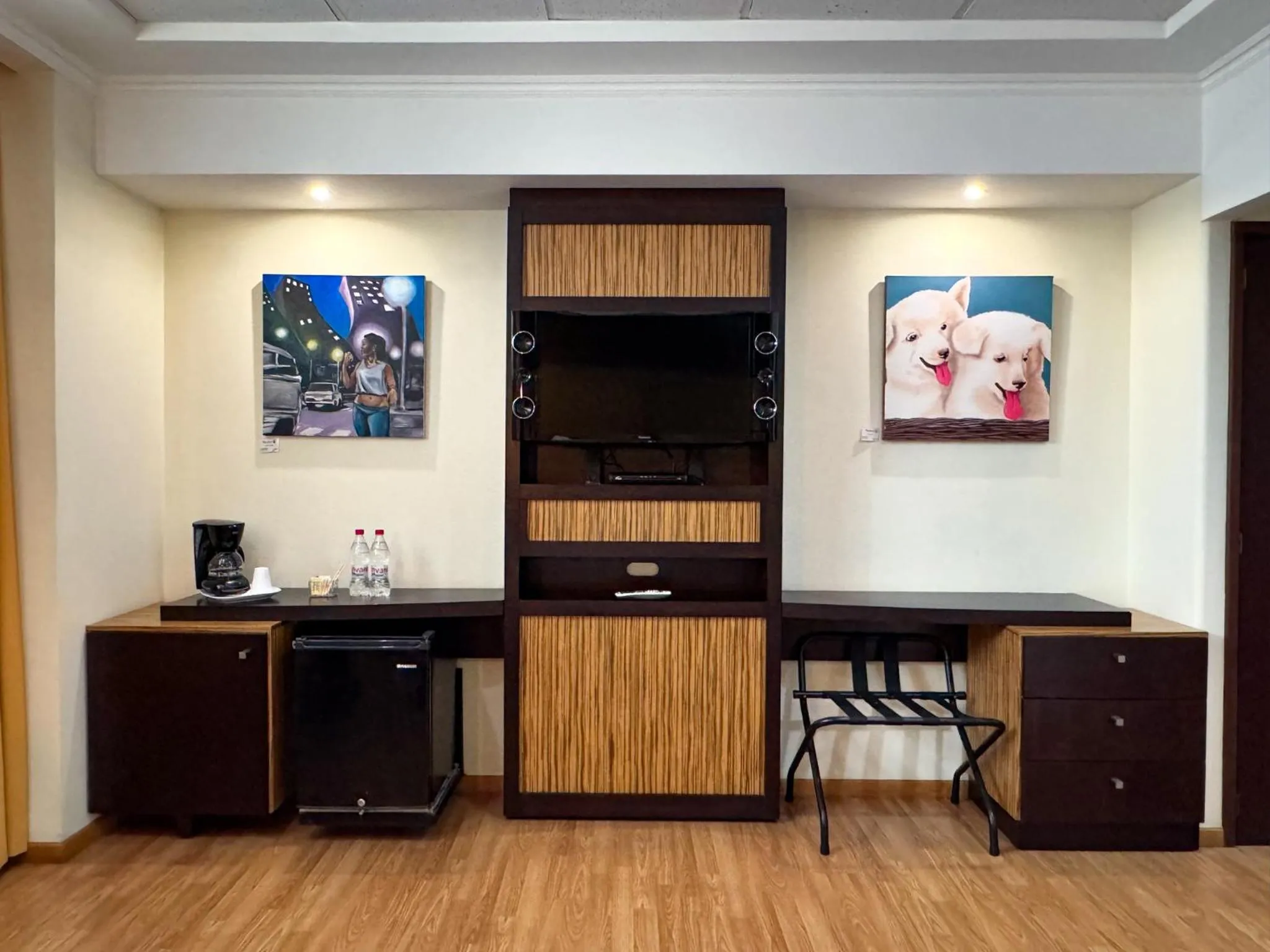 minibar in GH Galeria Hotel