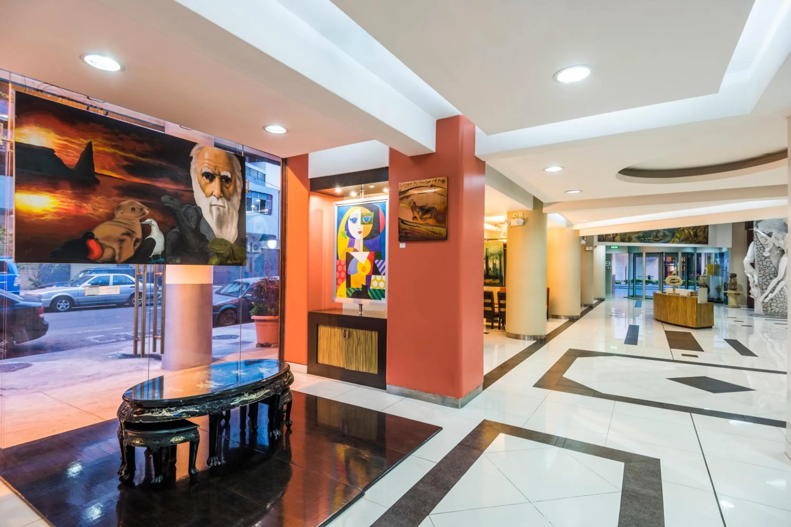 Lobby or reception in GH Galeria Hotel