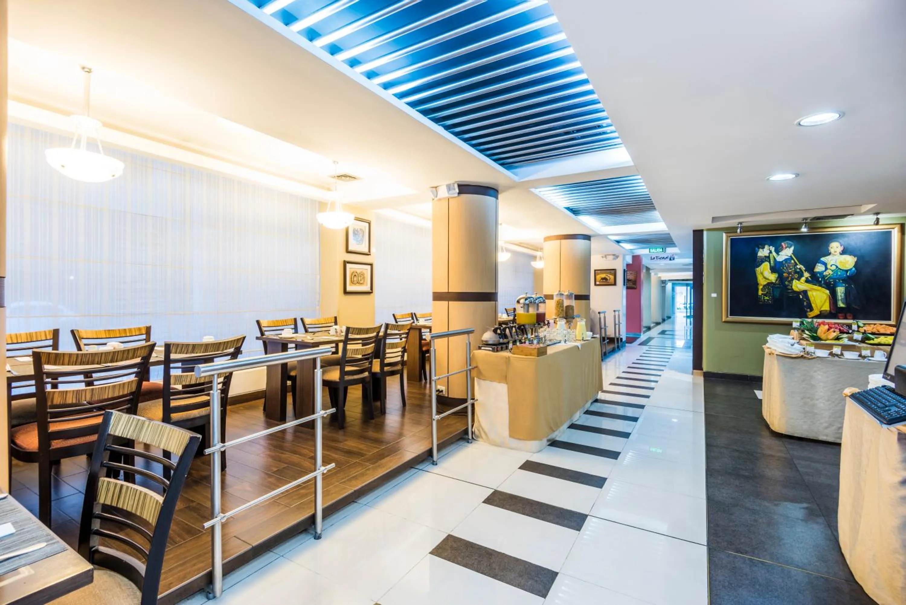 Restaurant/places to eat in GH Galeria Hotel