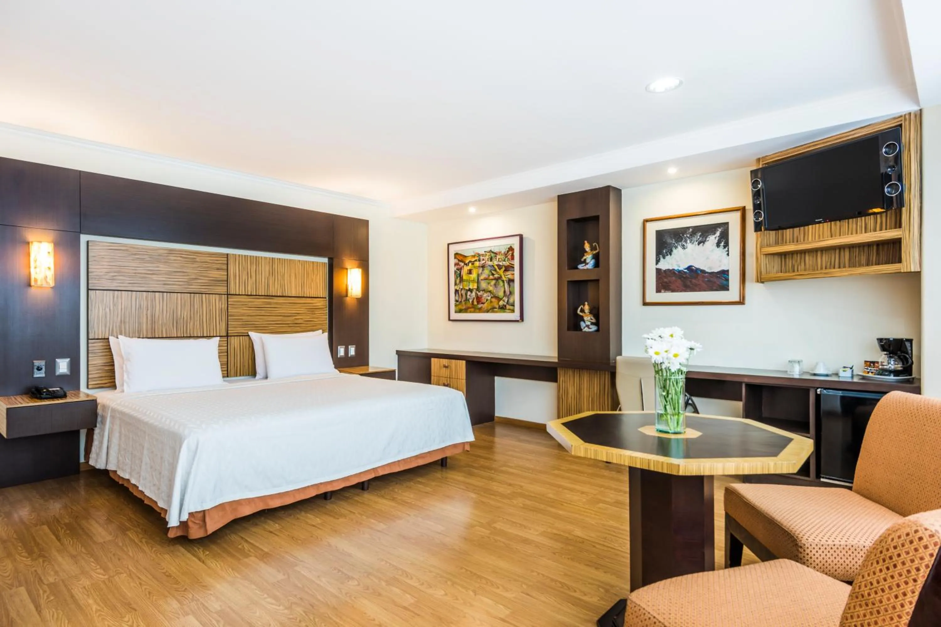 Bed in GH Galeria Hotel