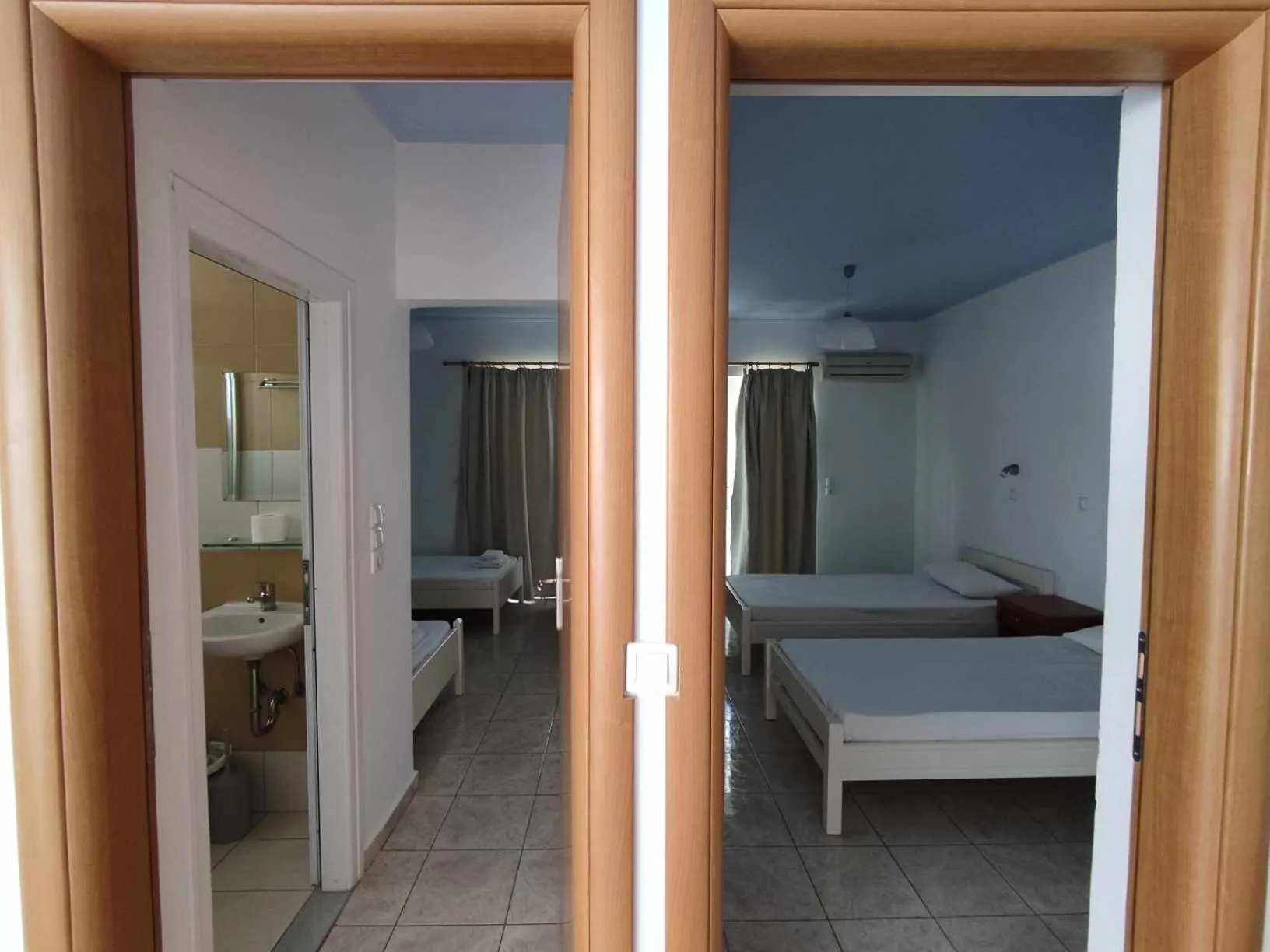 Bedroom, Bed in Zouboulia Apartments