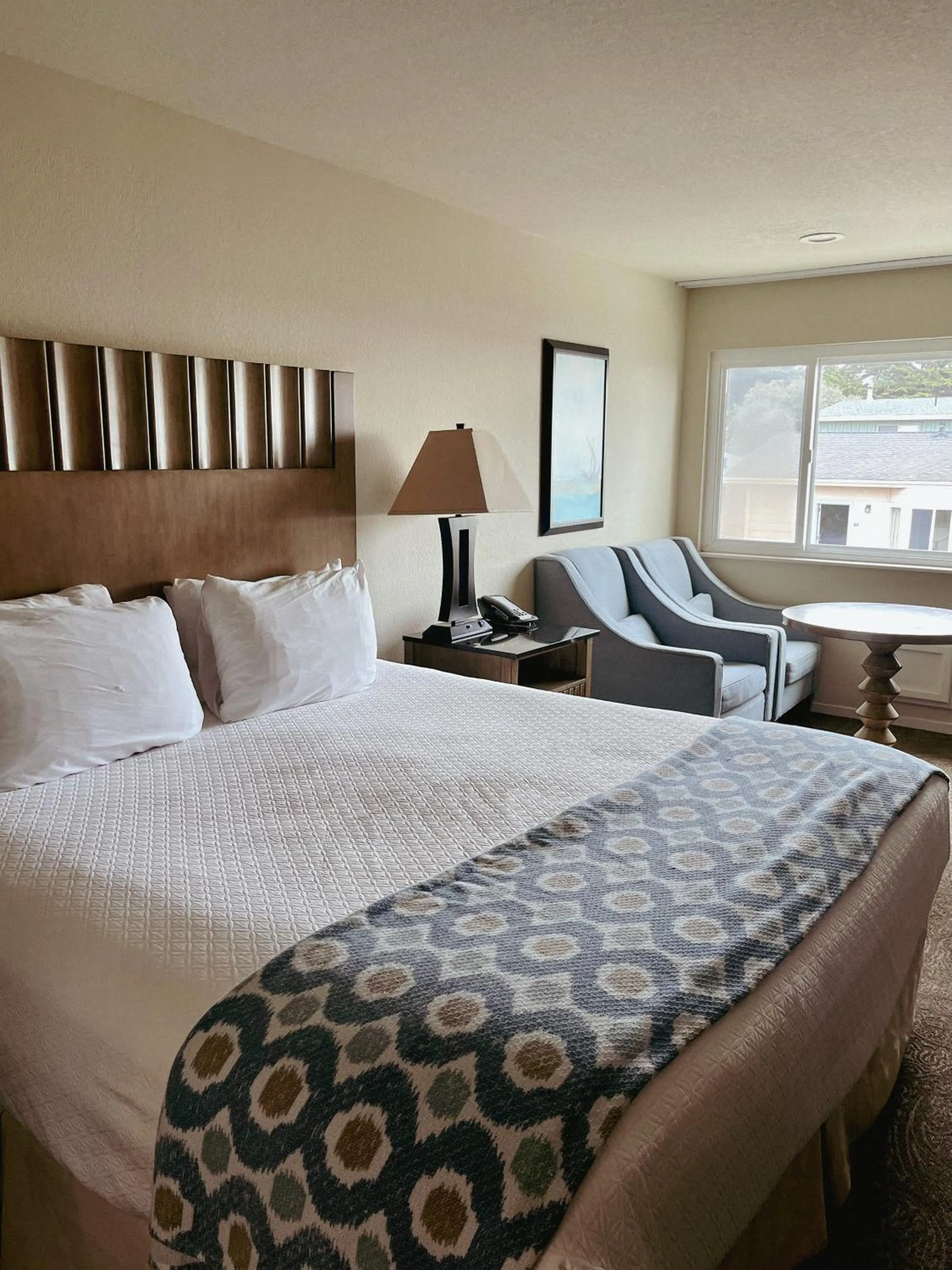 Photo of the whole room, Bed in Cambria Landing Inn and Suites