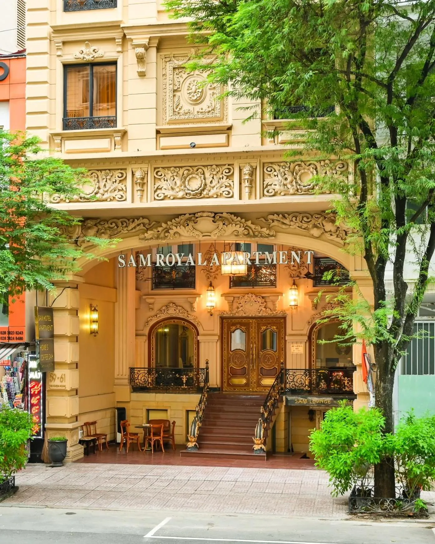 Facade/entrance in Sam Royal Apartment