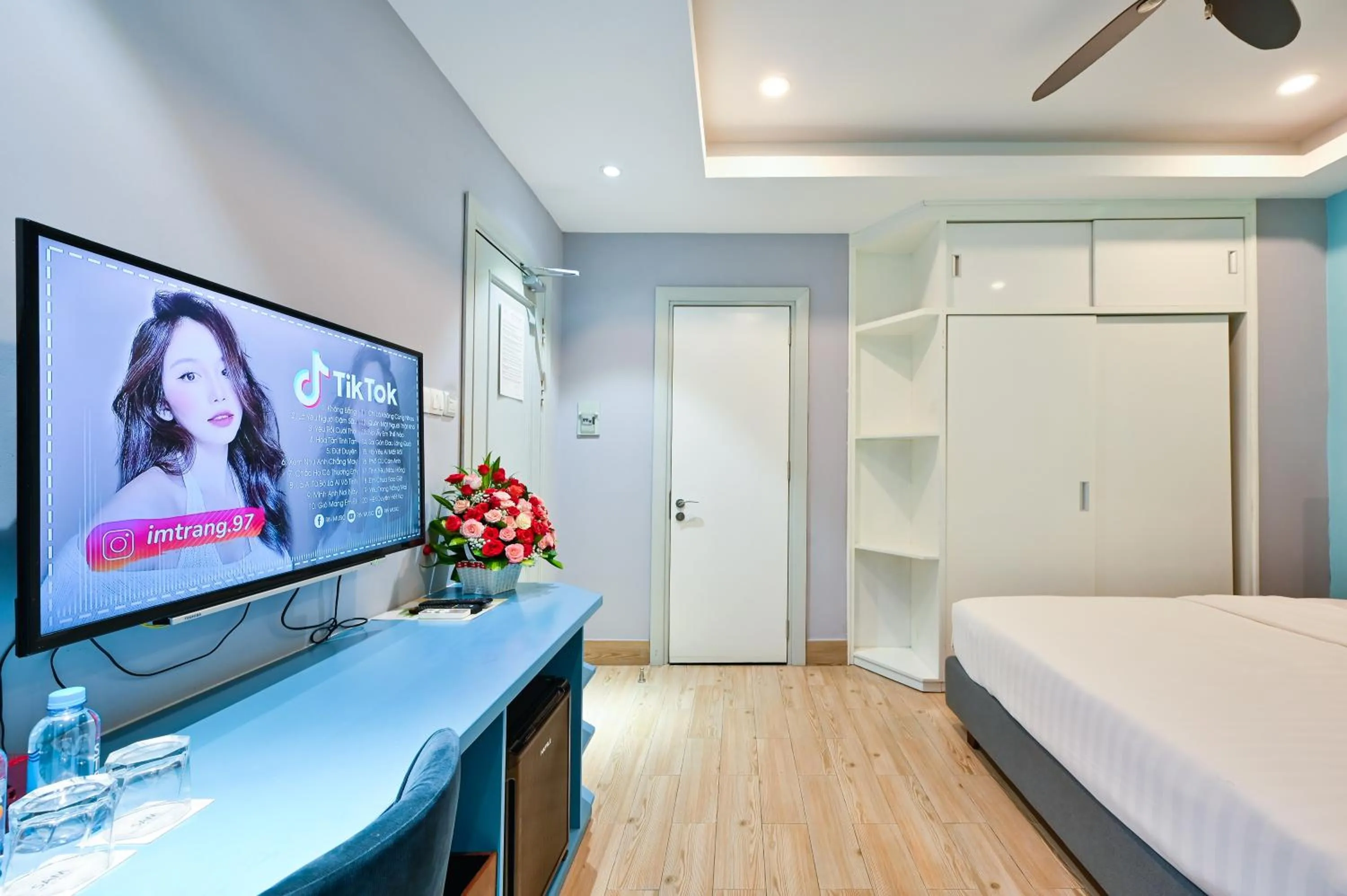 TV and multimedia, Bed in Sam Royal Apartment