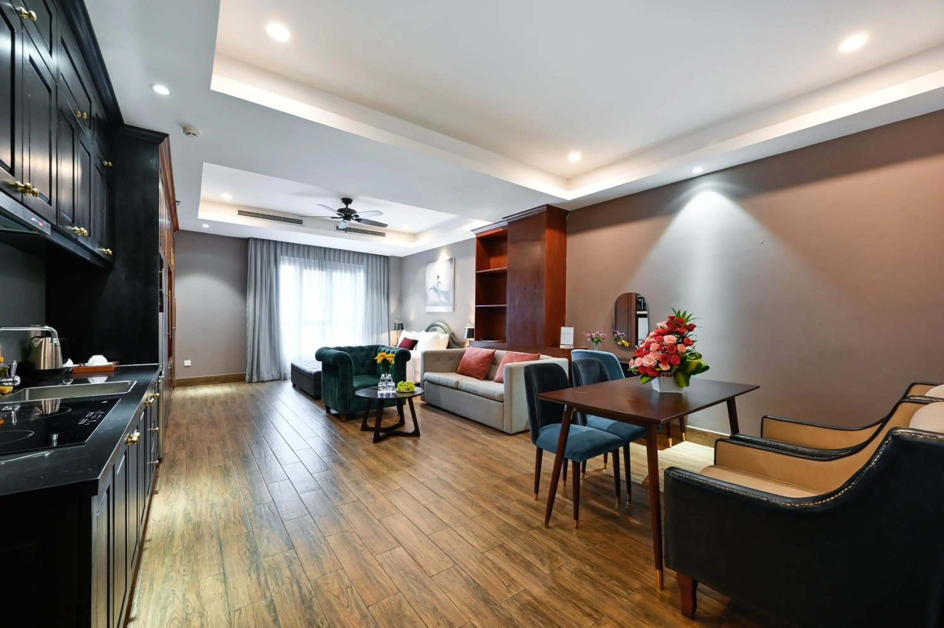 TV and multimedia in Sam Royal Apartment