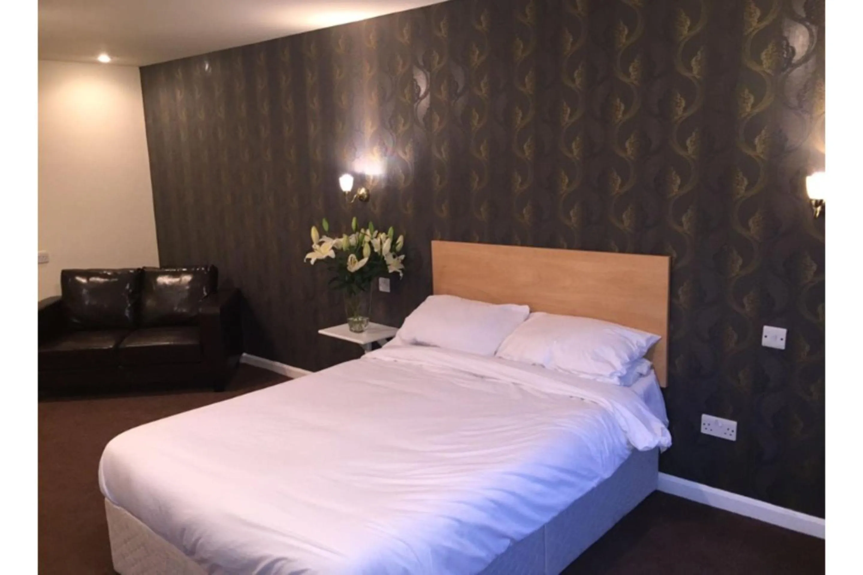 Bedroom, Bed in Ashiana