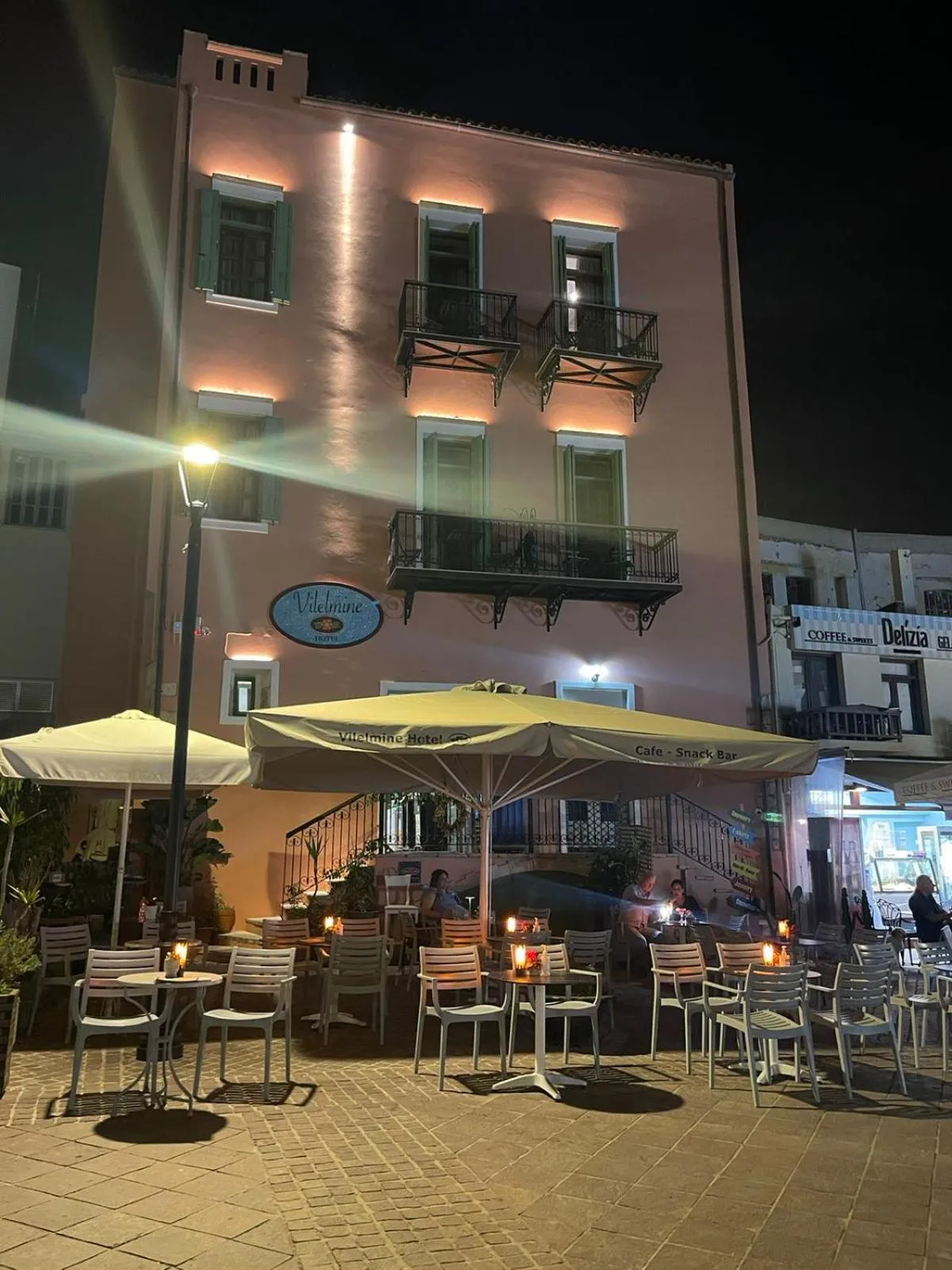 Restaurant/places to eat in Vilelmine