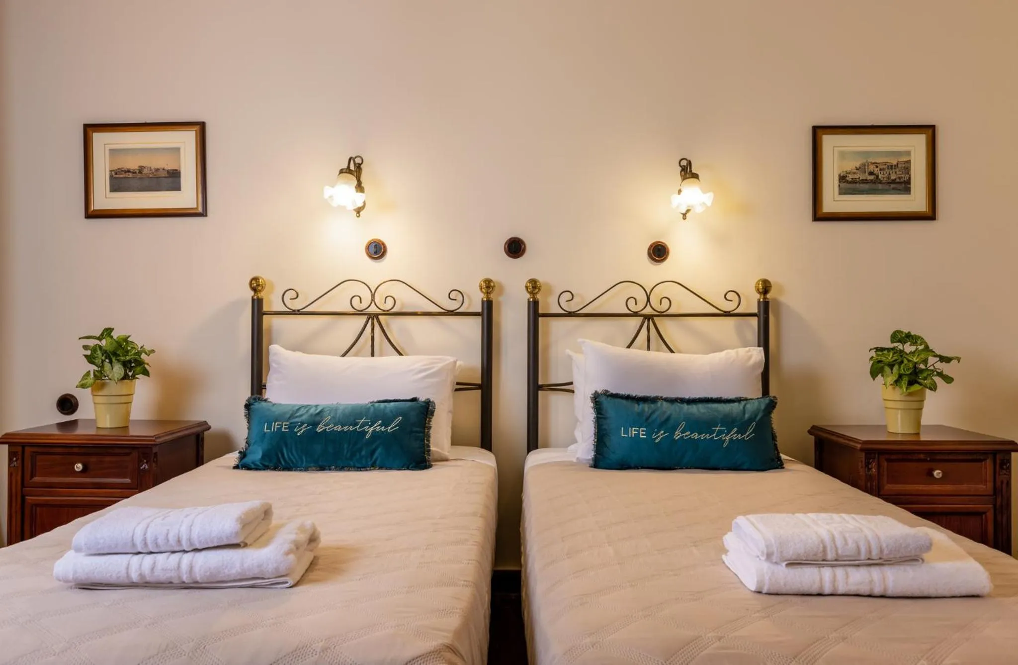 Bedroom, Bed in Vilelmine