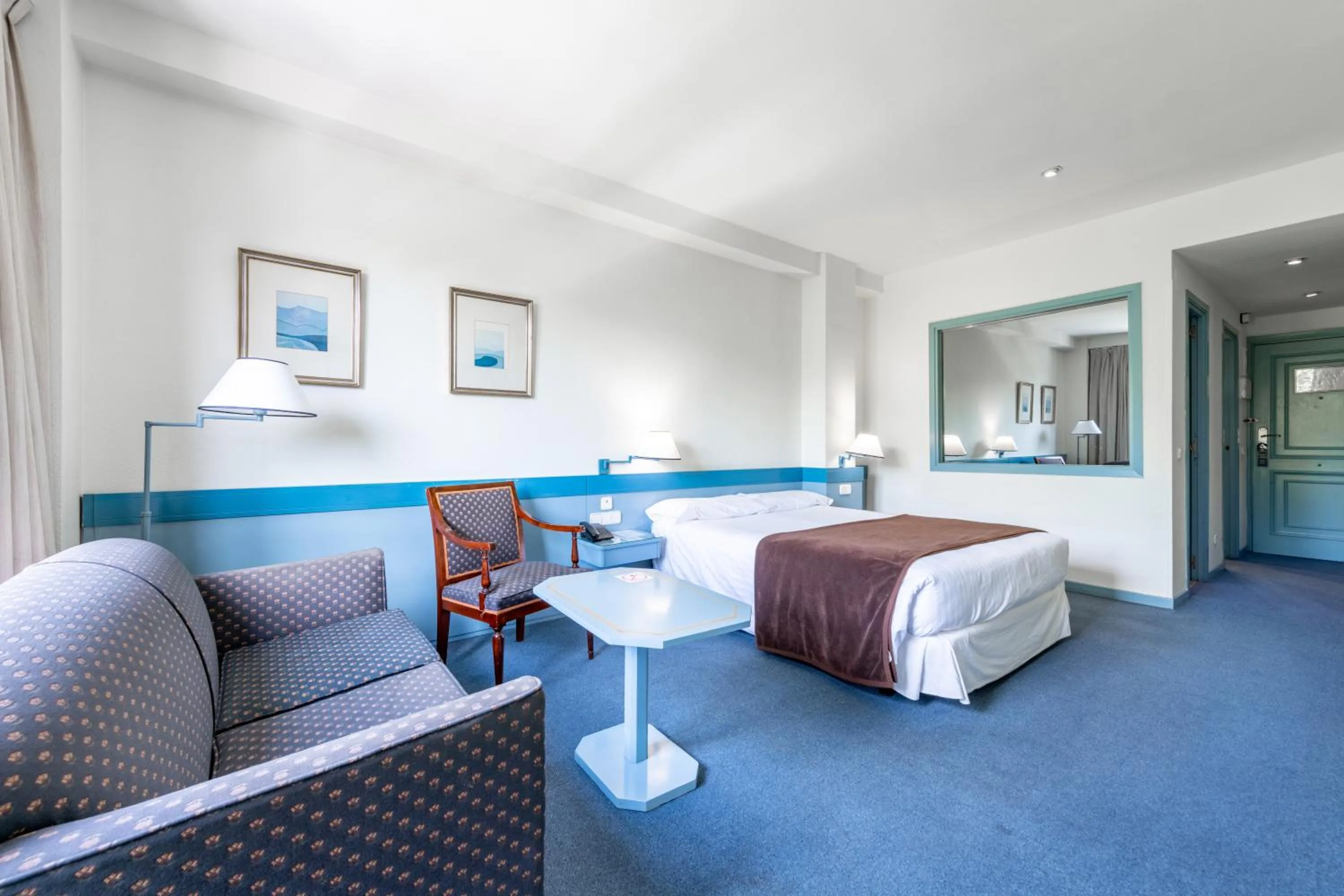 Photo of the whole room, Bed in Espahotel Plaza de España