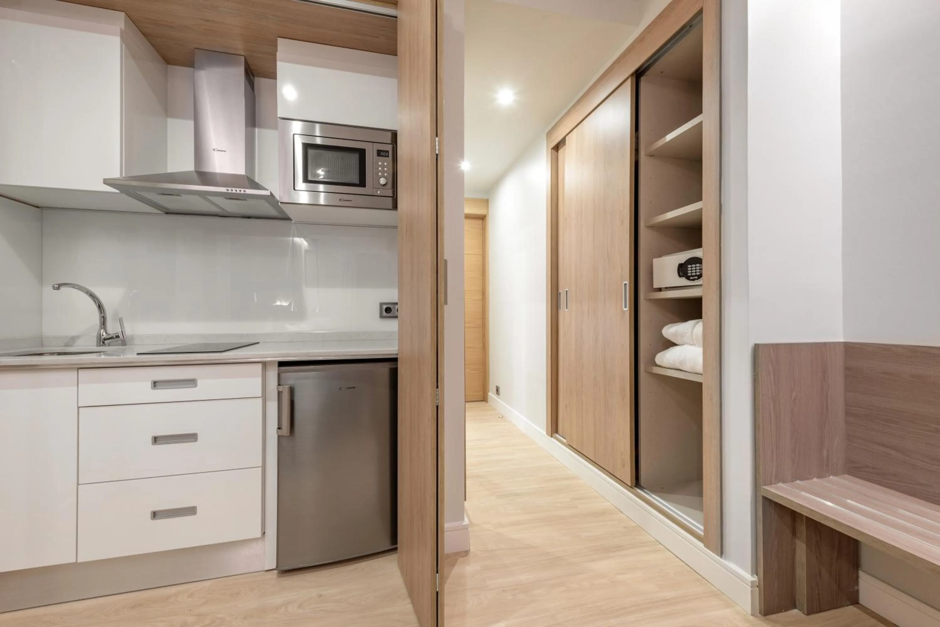 Kitchen or kitchenette in Espahotel Plaza de España