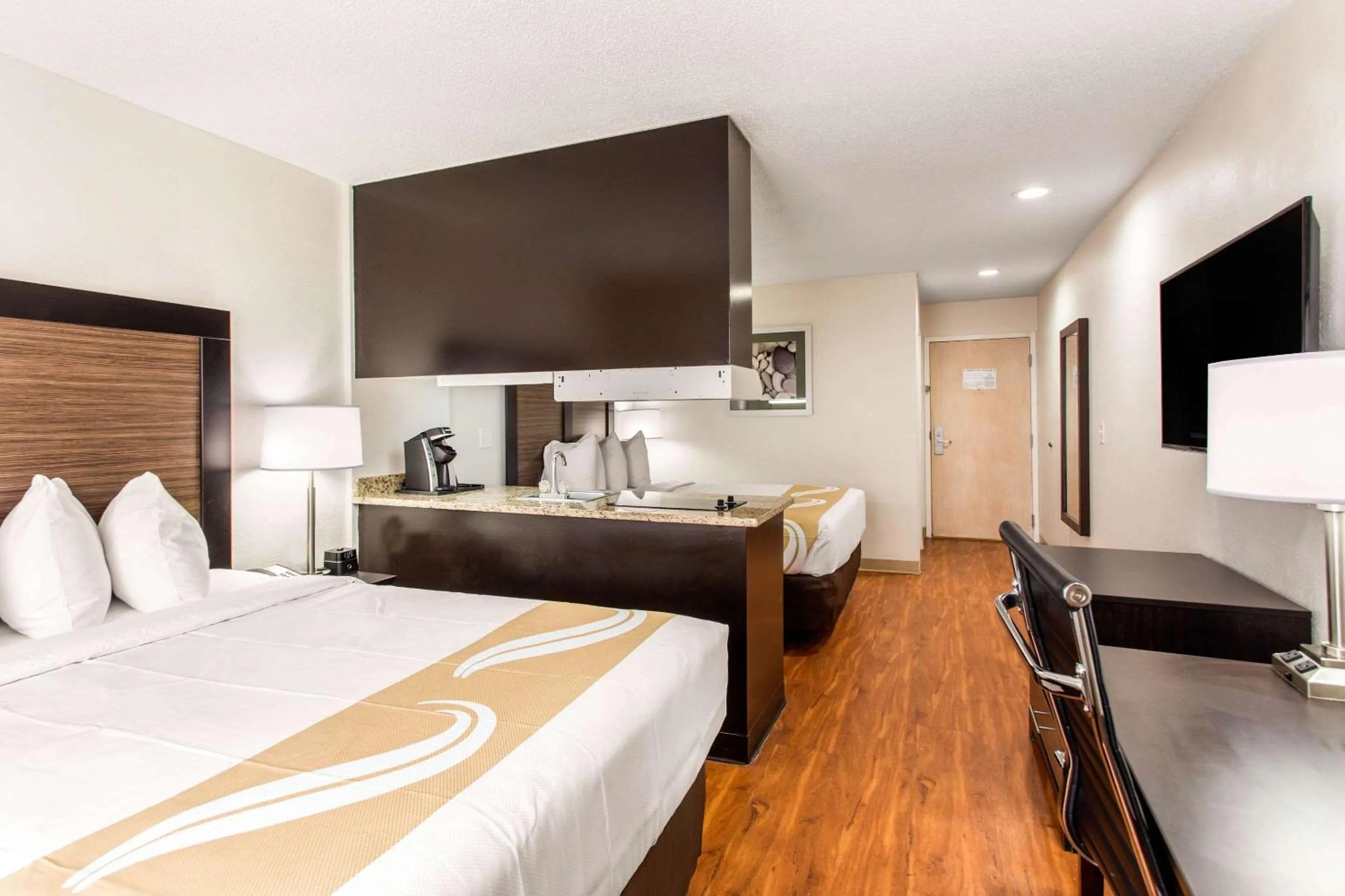 Bedroom, Bed in Quality Inn & Suites Myrtle Beach near Outlets