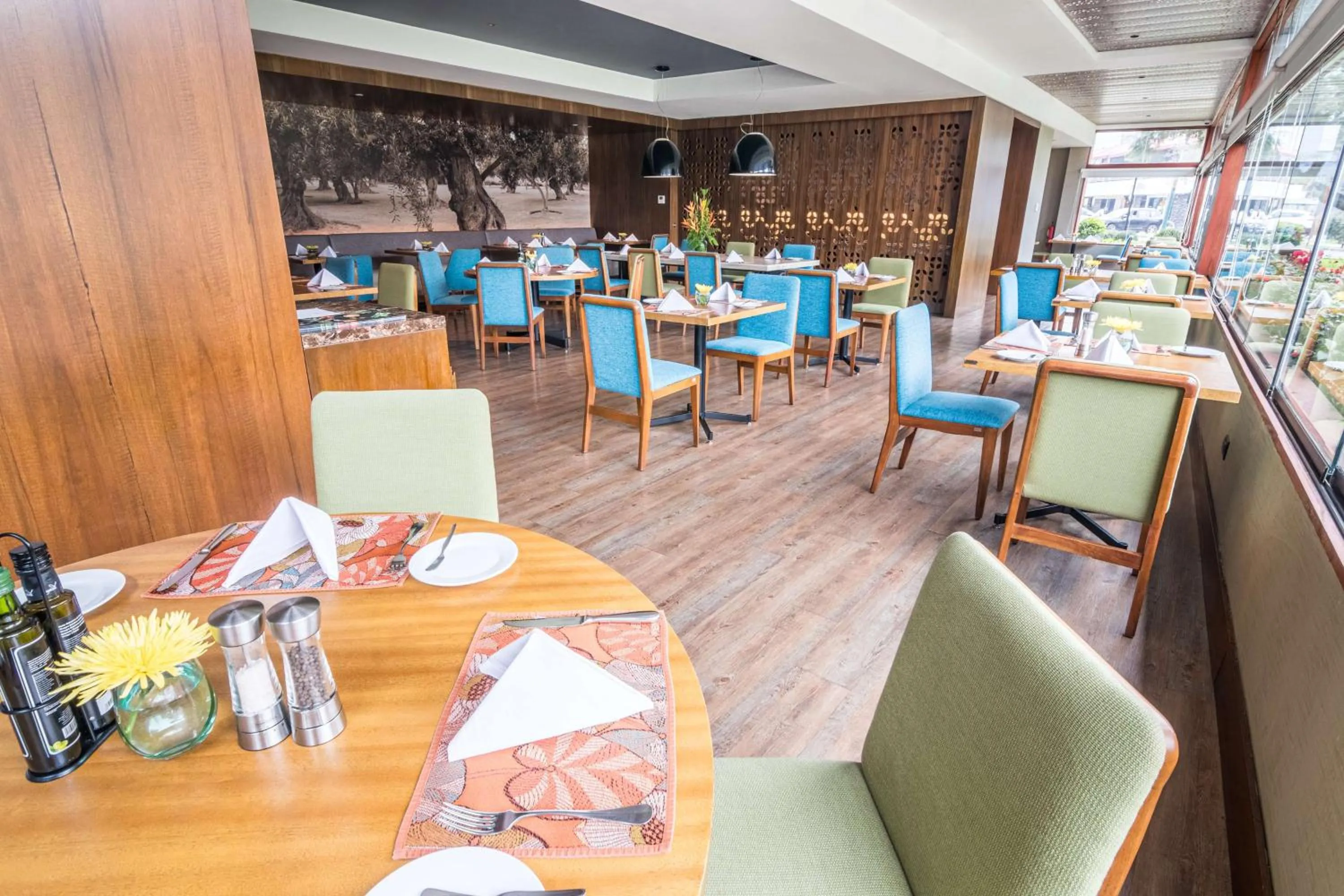 Restaurant/places to eat in Sonesta Hotel El Olivar