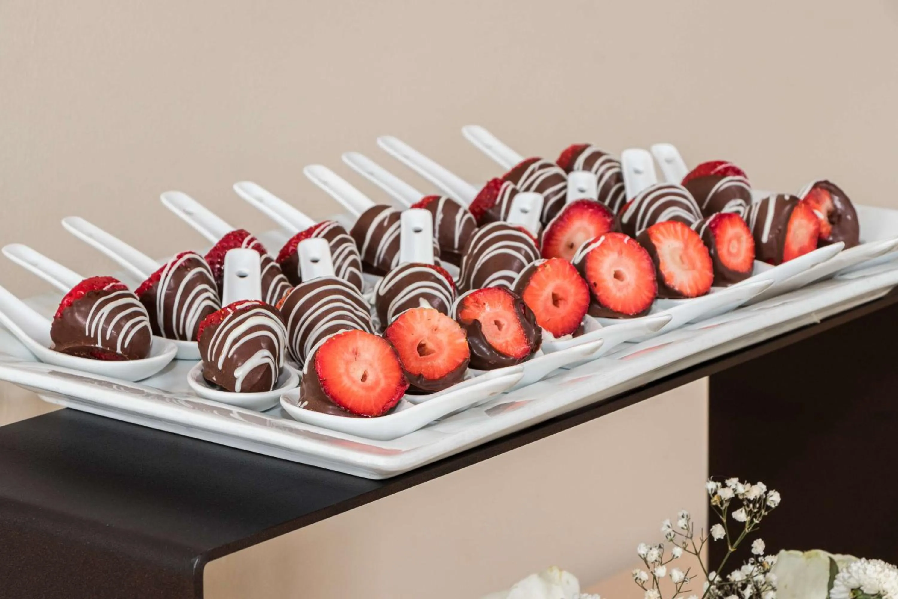 Food and drinks in Sonesta Hotel El Olivar