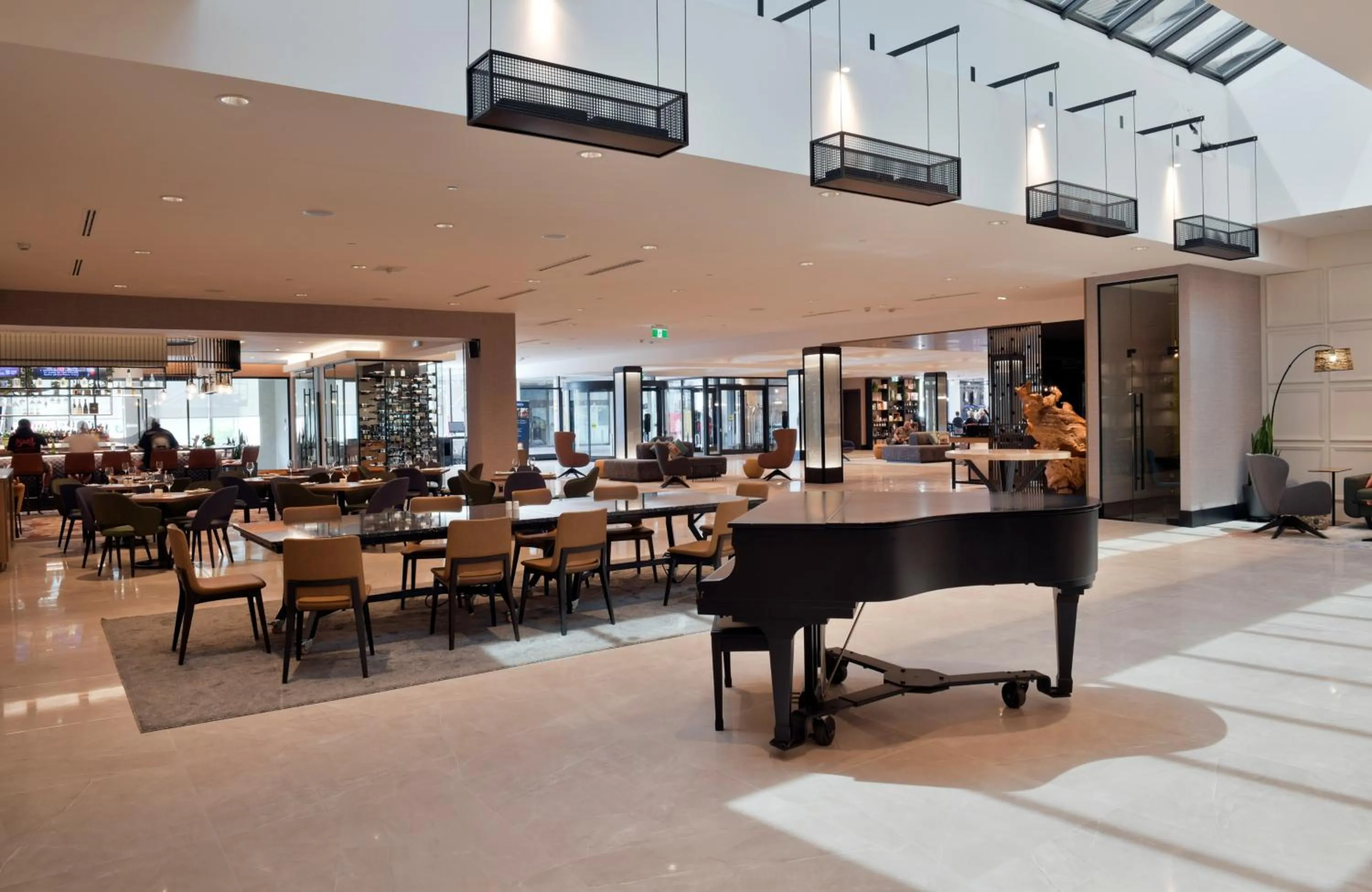 Restaurant/places to eat in Sheraton Laval Hotel