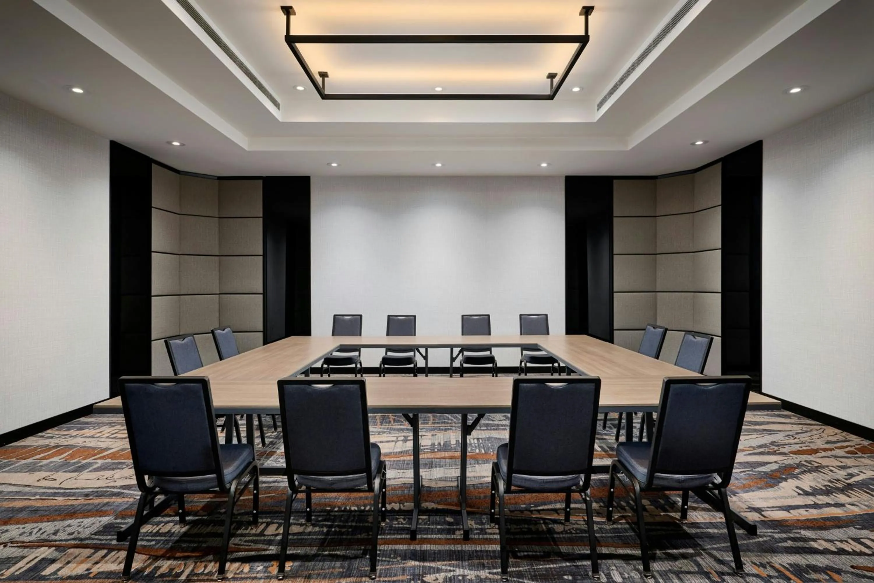 Meeting/conference room in Sheraton Laval Hotel