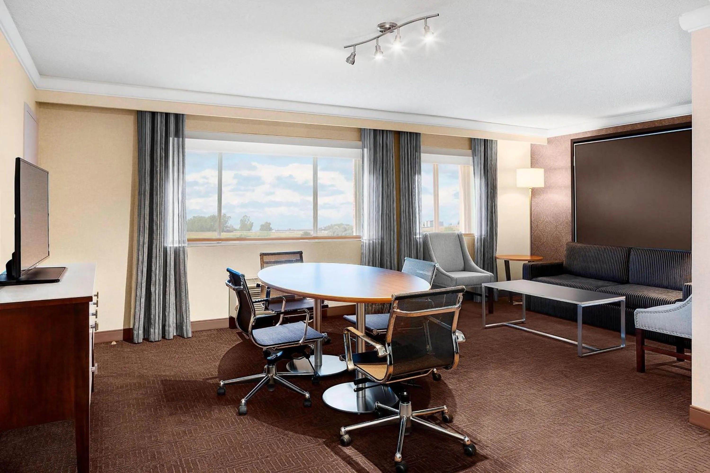 Meeting/conference room in Sheraton Laval Hotel