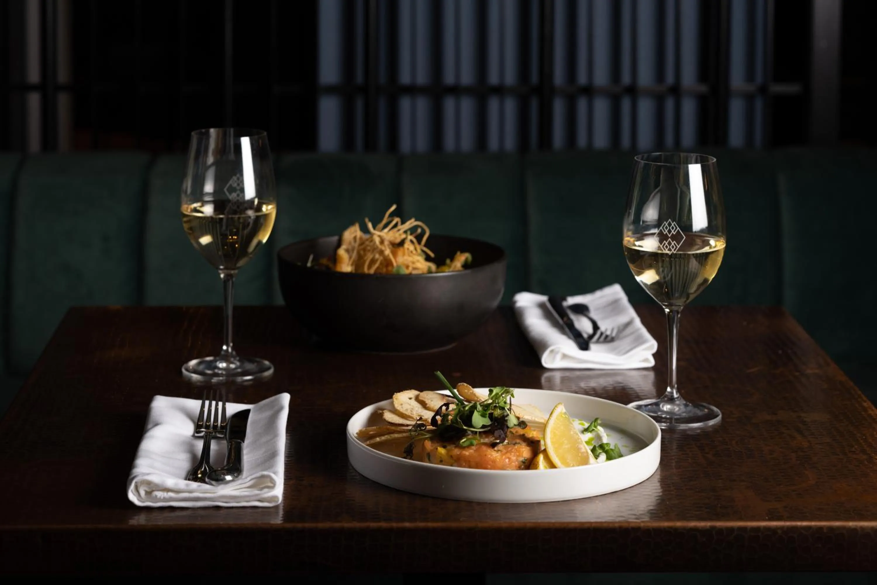 Restaurant/places to eat in Sheraton Laval Hotel