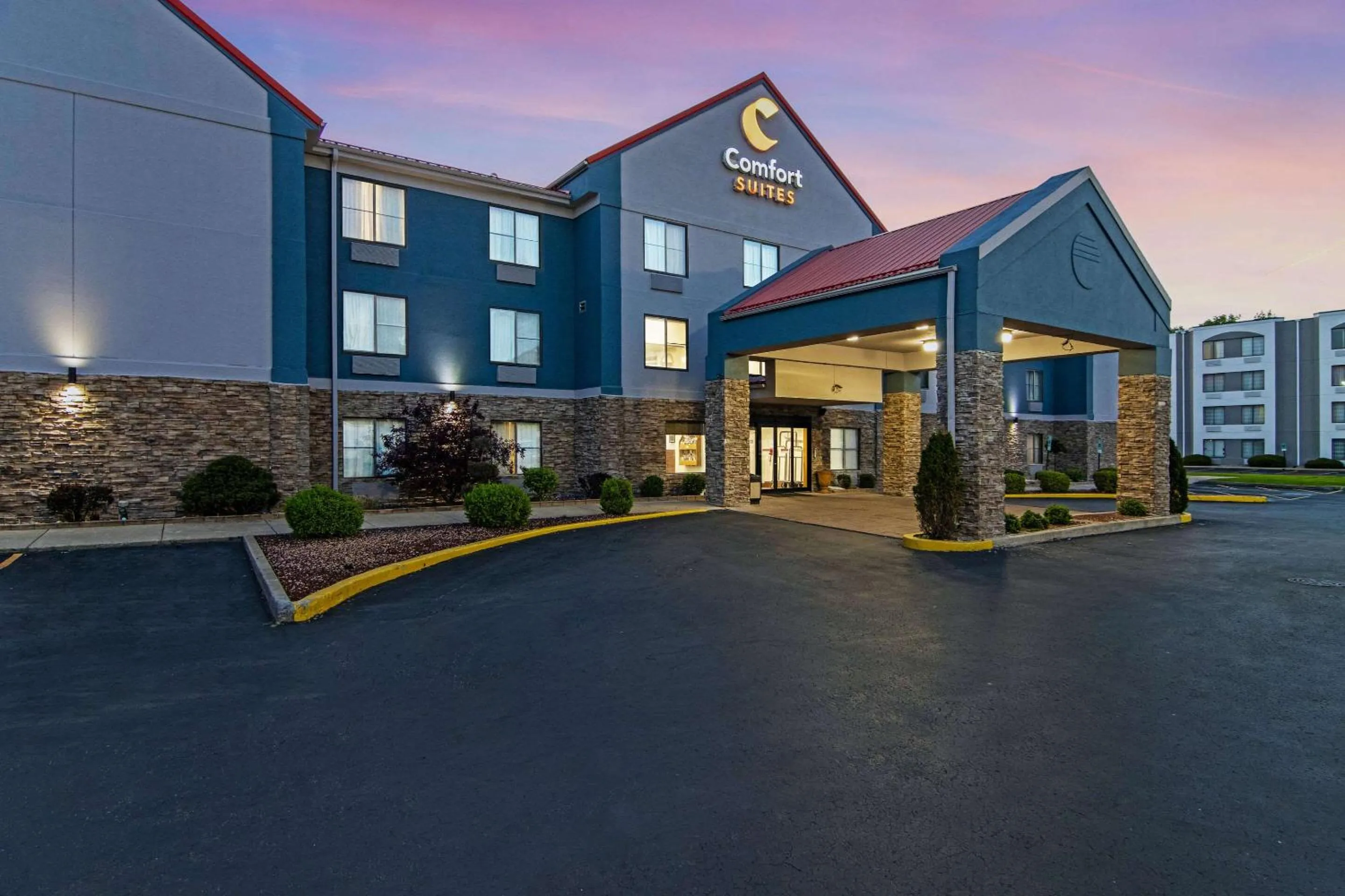 Property building in Comfort Suites near I-80 and I-94