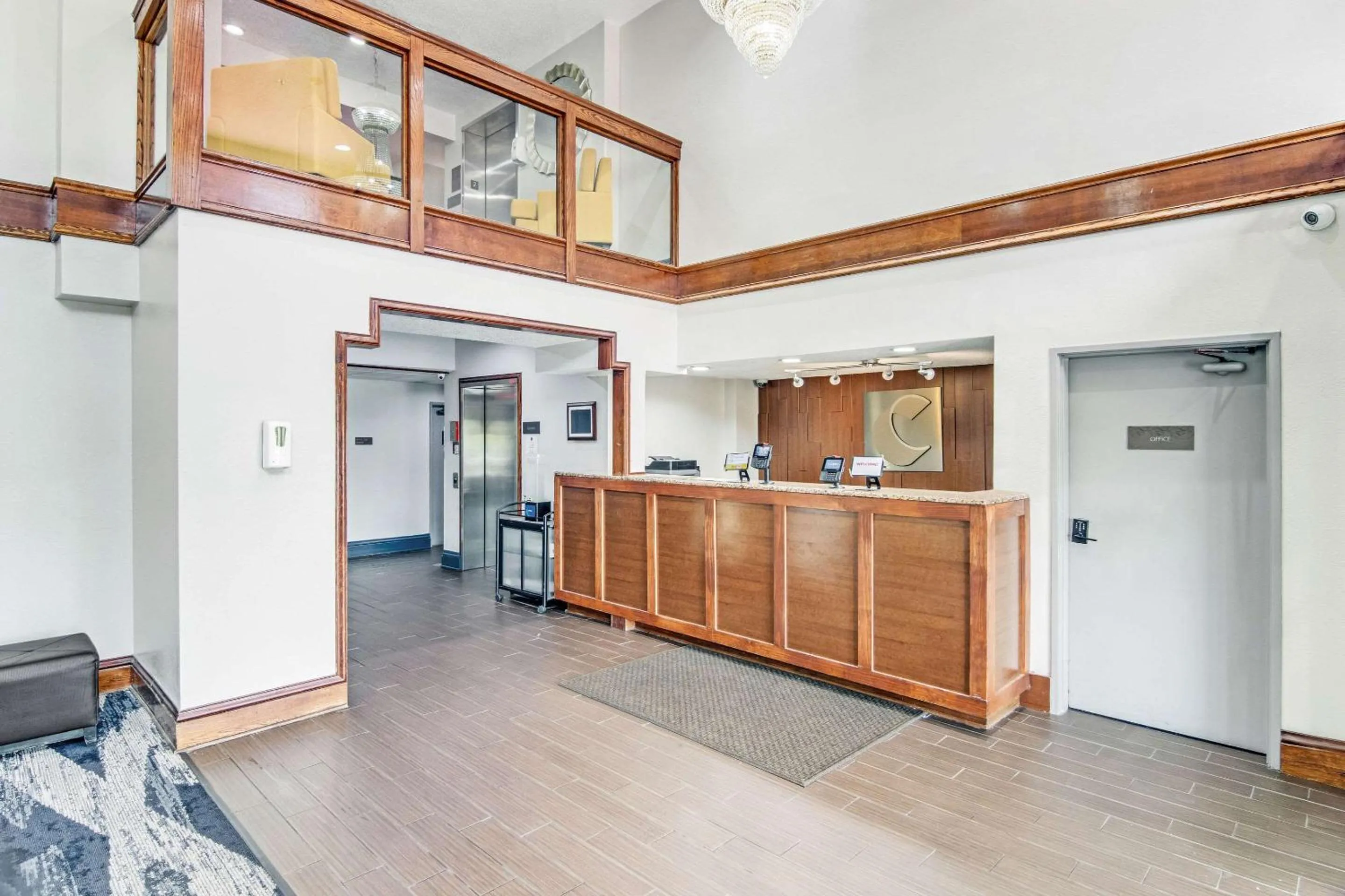 Lobby or reception in Comfort Suites near I-80 and I-94