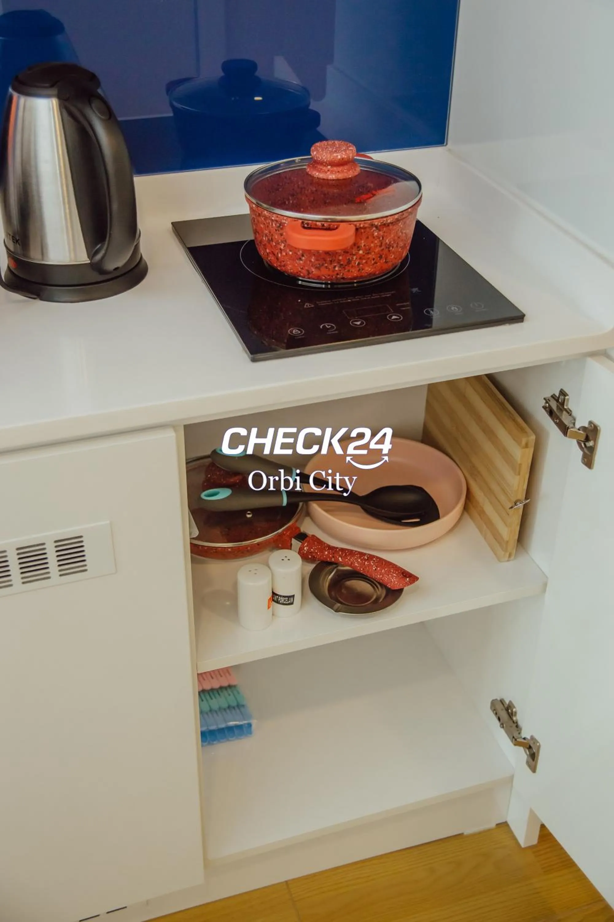 Kitchen or kitchenette in CHECK 24 orbi city