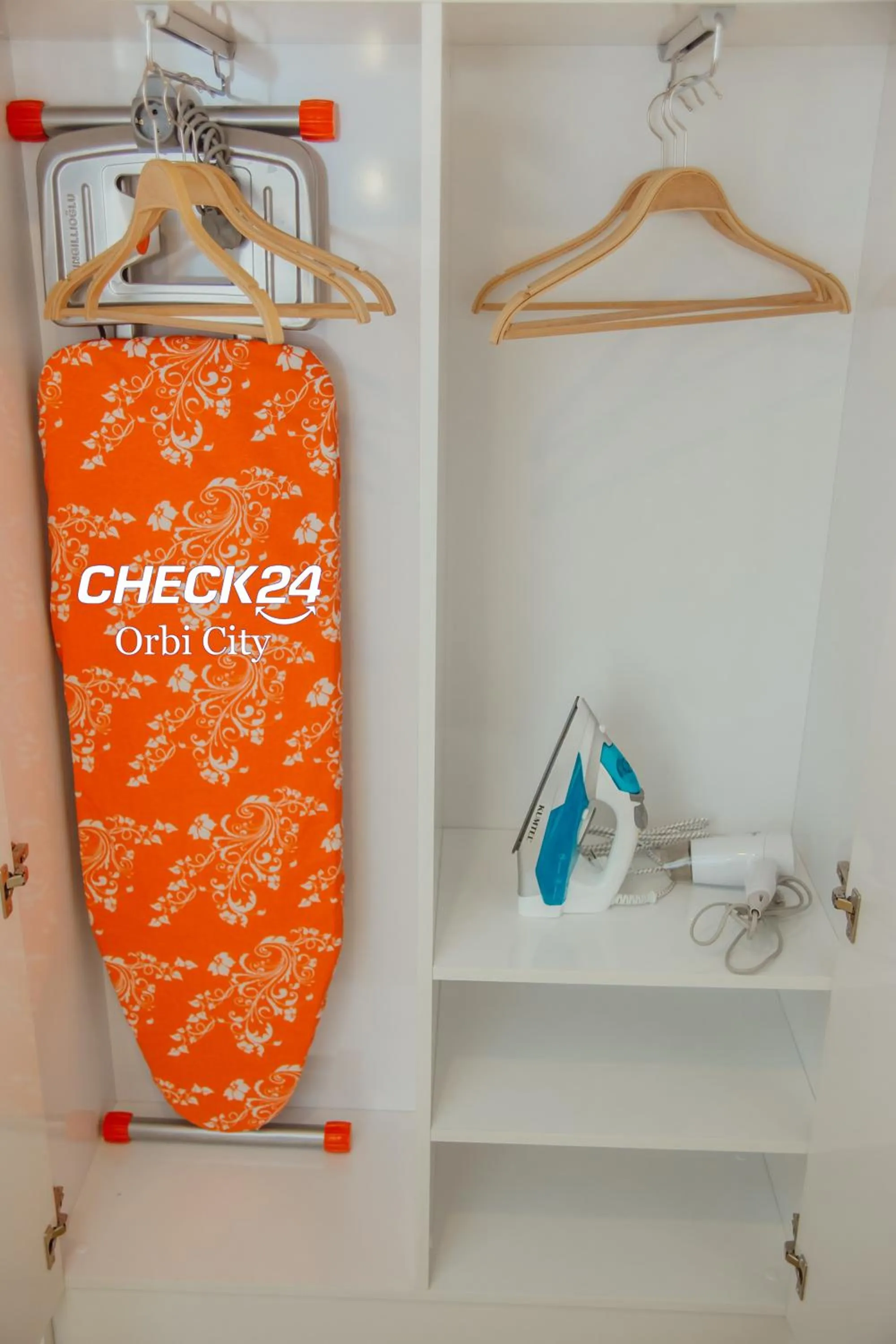 Decorative detail in CHECK 24 orbi city